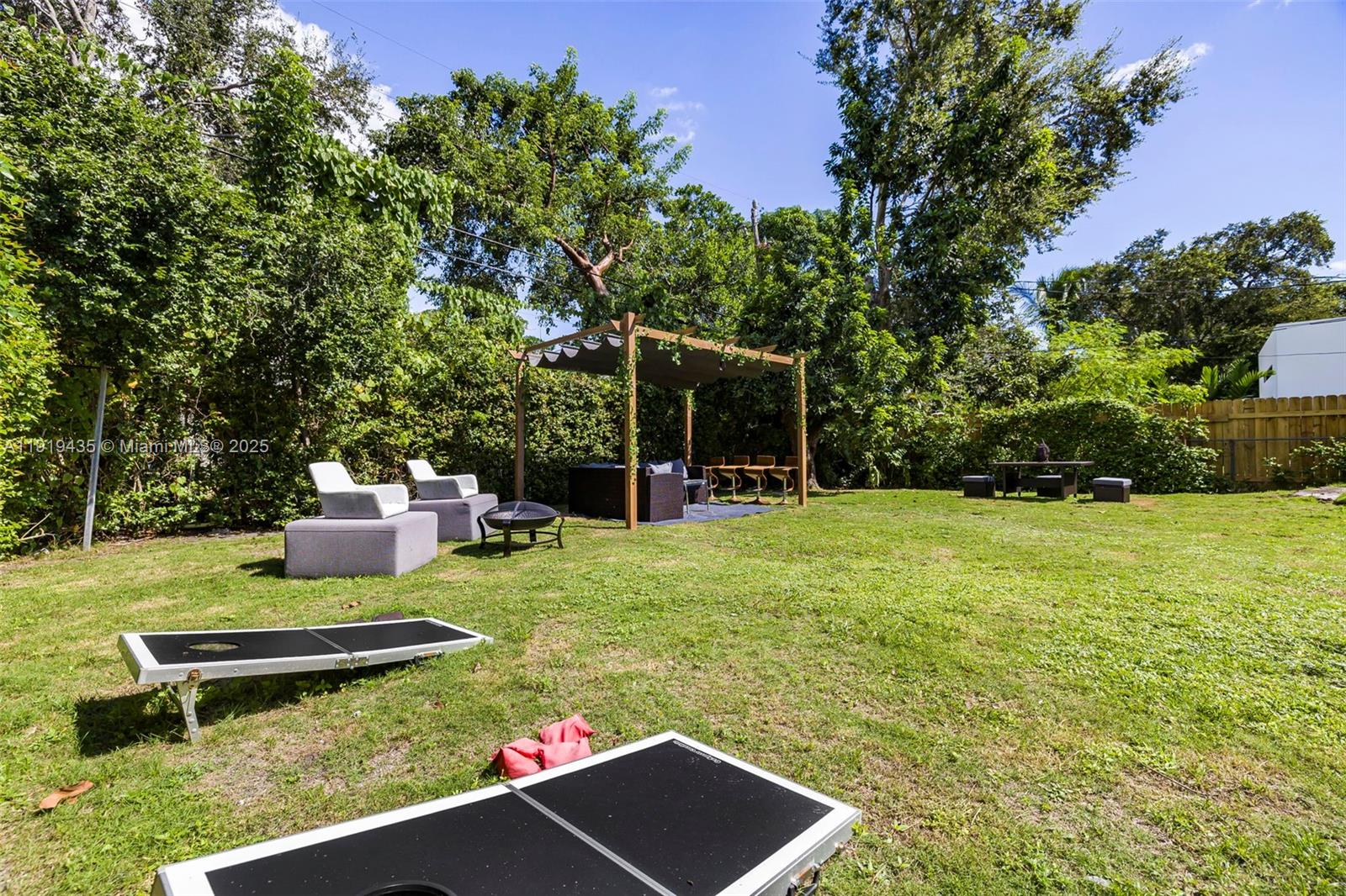 285 NW 45th St Miami, FL 33127