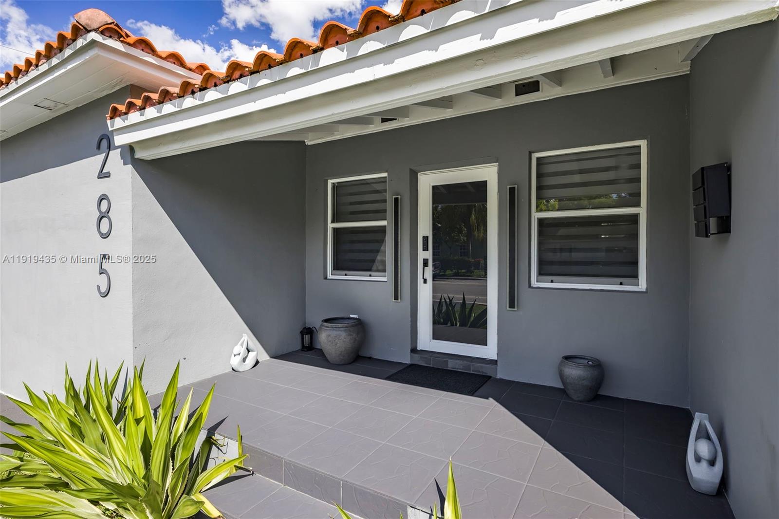 285 NW 45th St Miami, FL 33127