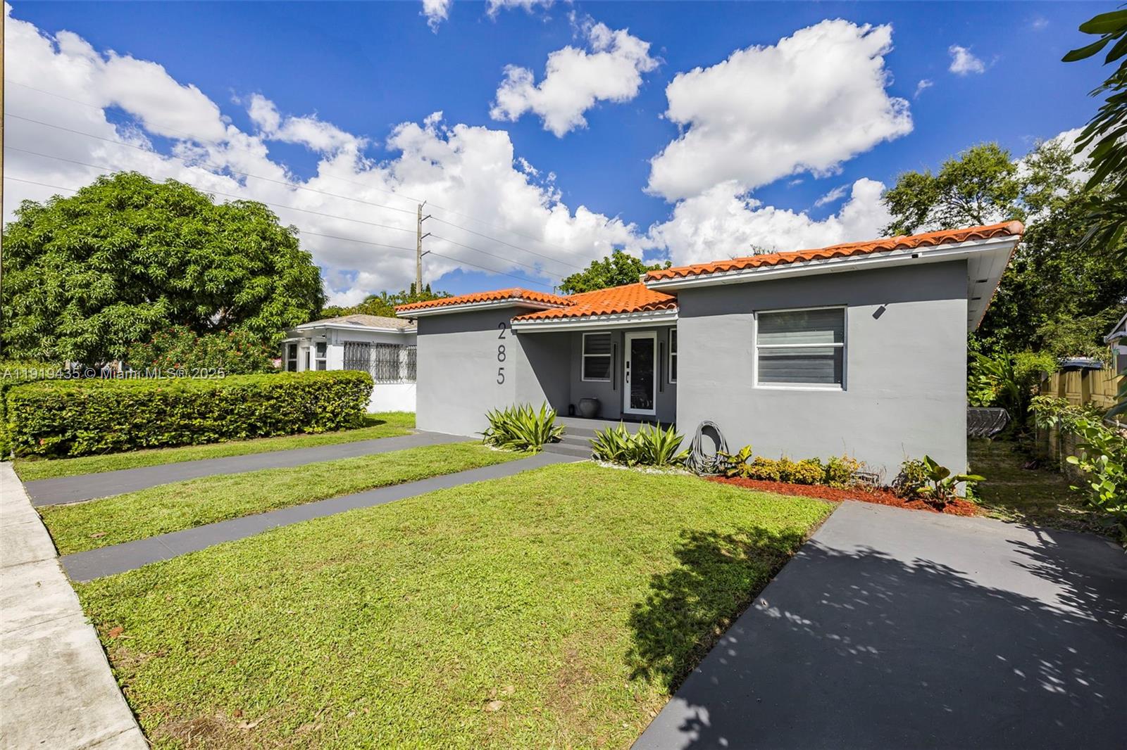 285 NW 45th St Miami, FL 33127