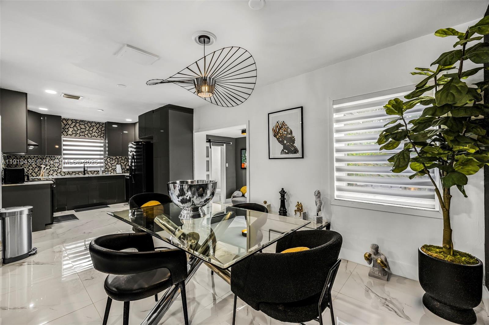 285 NW 45th St Miami, FL 33127