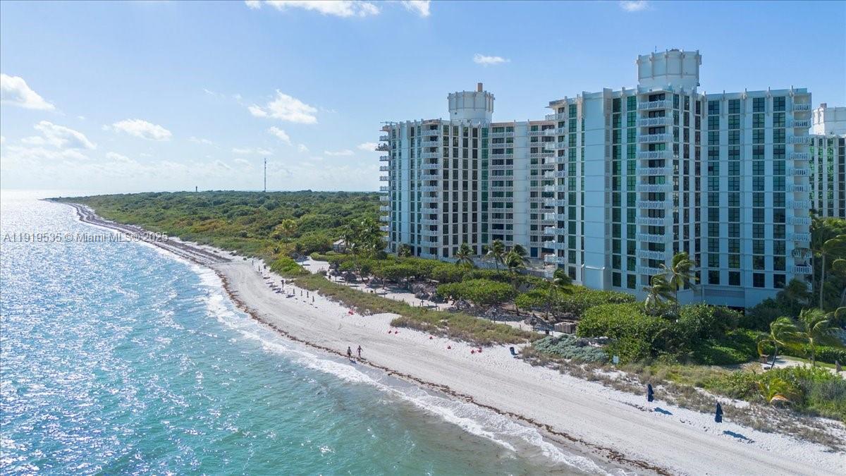 image Towers Of Key Biscayne10