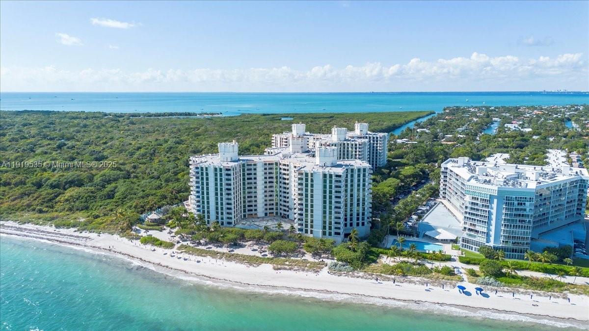 image Towers Of Key Biscayne8