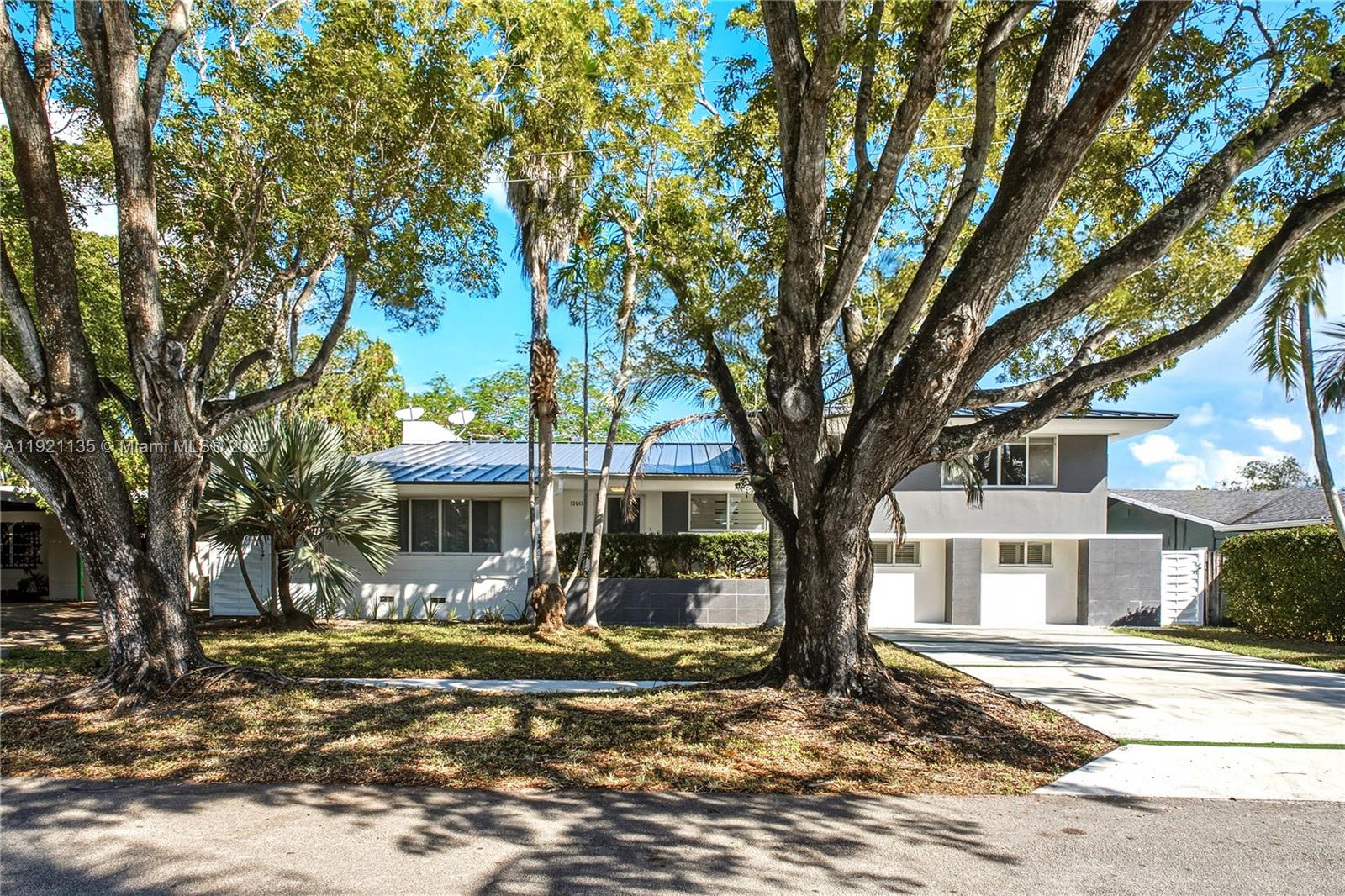 12545 Palm Rd North Miami, FL 33181