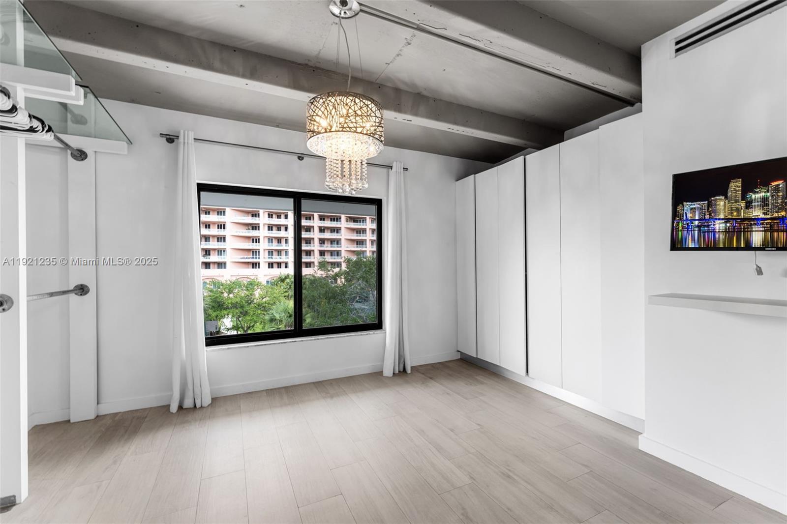 6901 Edgewater Dr #315 Coral Gables, FL 33133