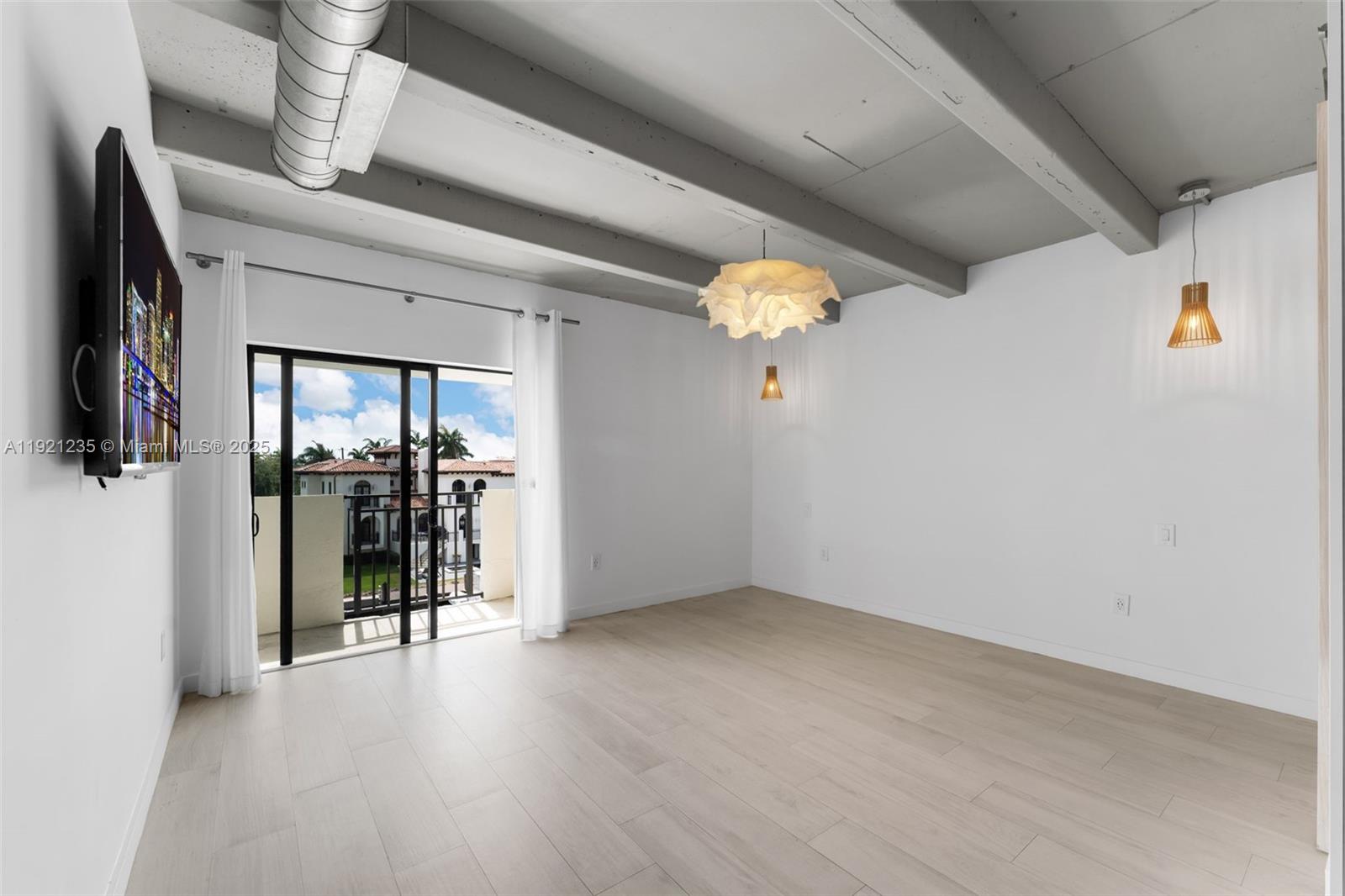 6901 Edgewater Dr #315 Coral Gables, FL 33133