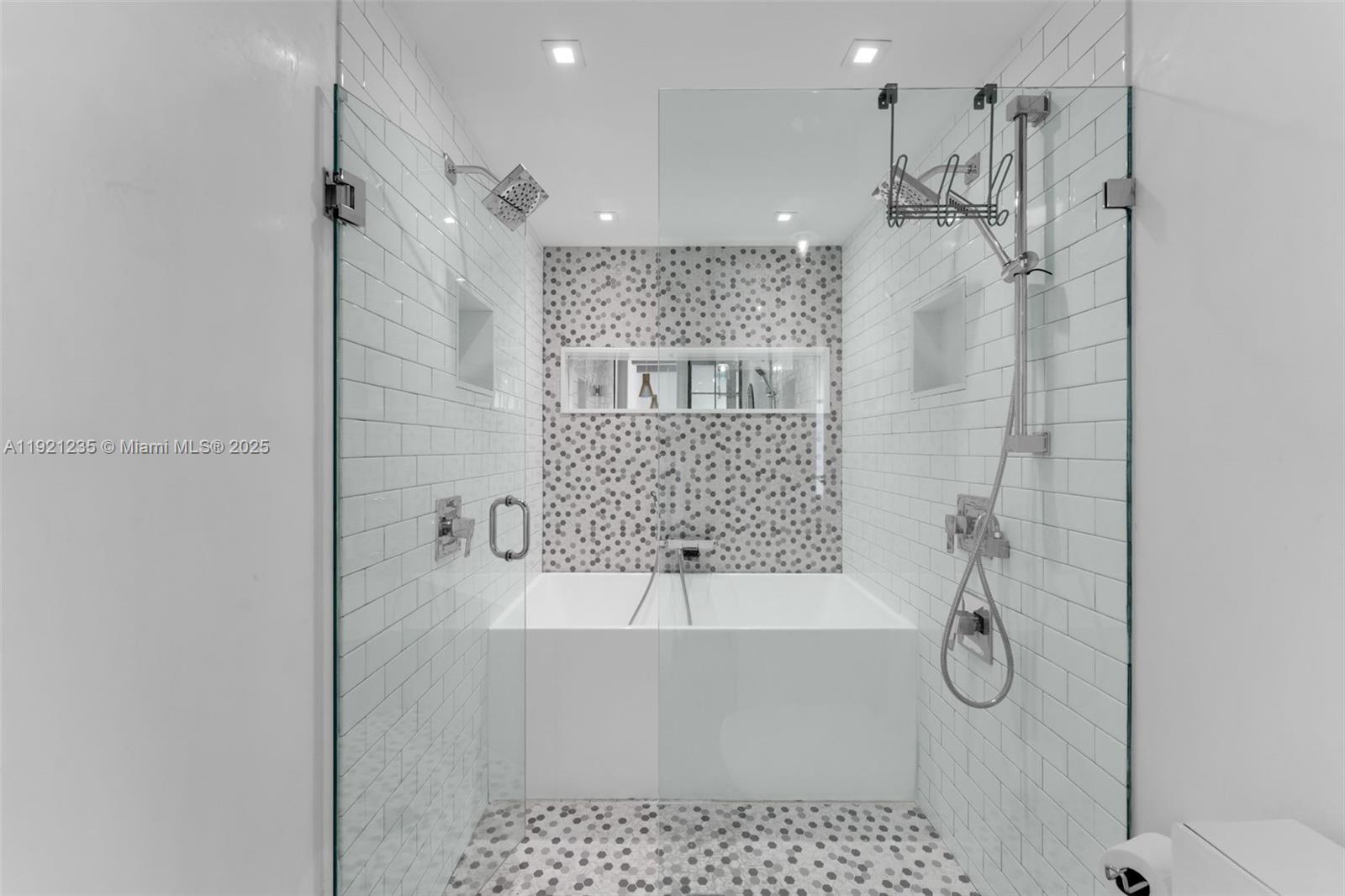 6901 Edgewater Dr #315 Coral Gables, FL 33133