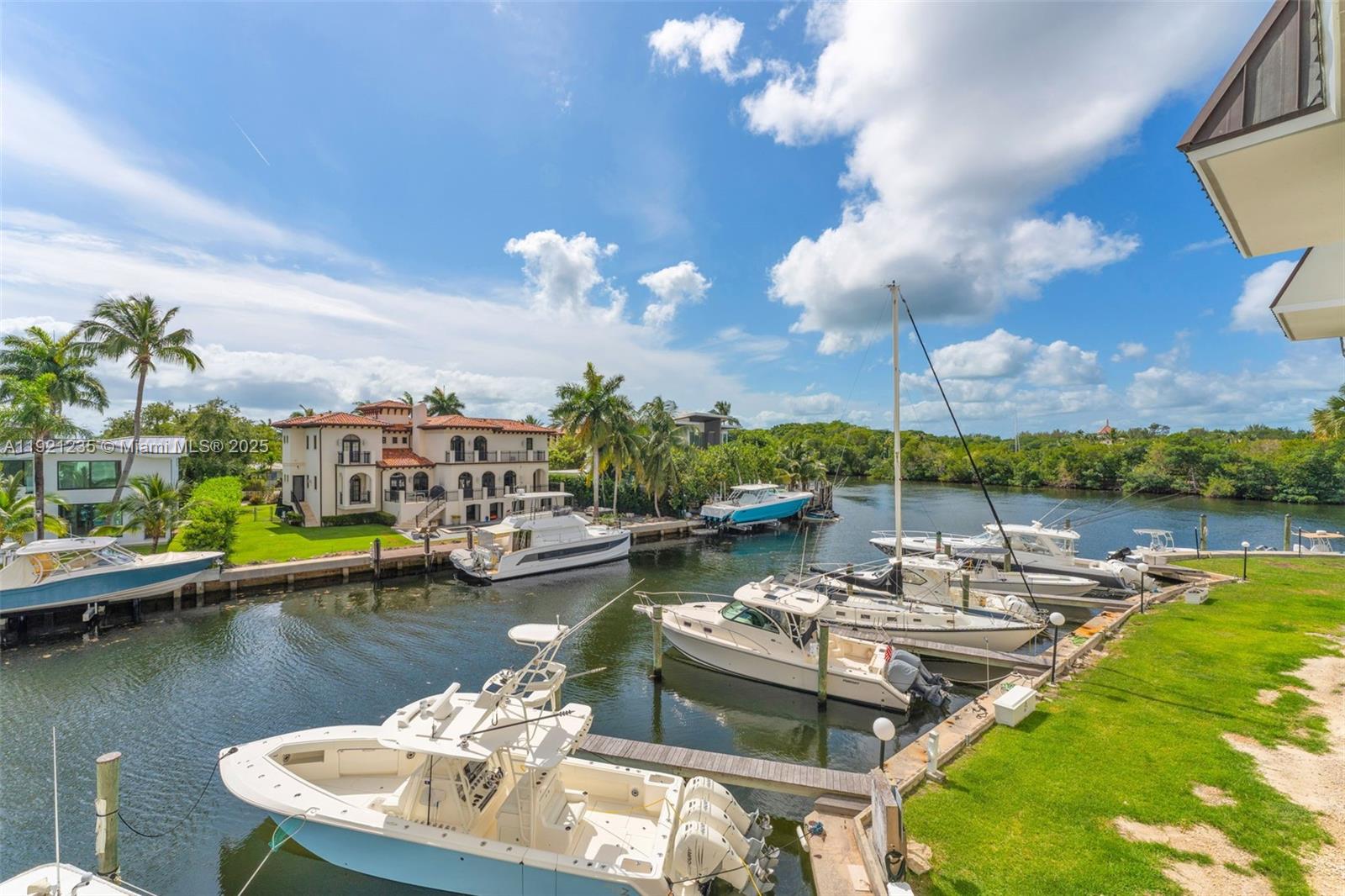 6901 Edgewater Dr #315 Coral Gables, FL 33133