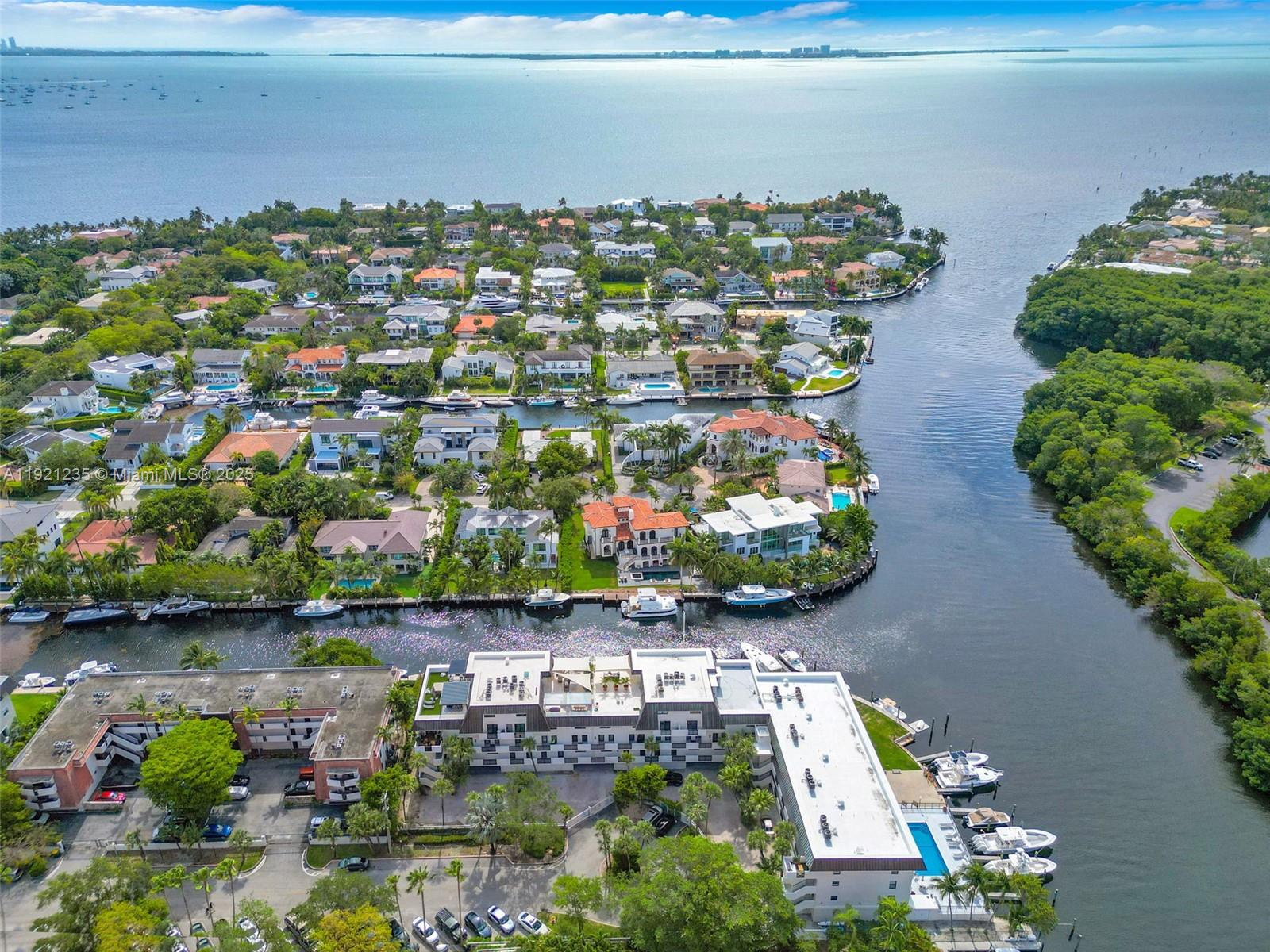 6901 Edgewater Dr #315 Coral Gables, FL 33133