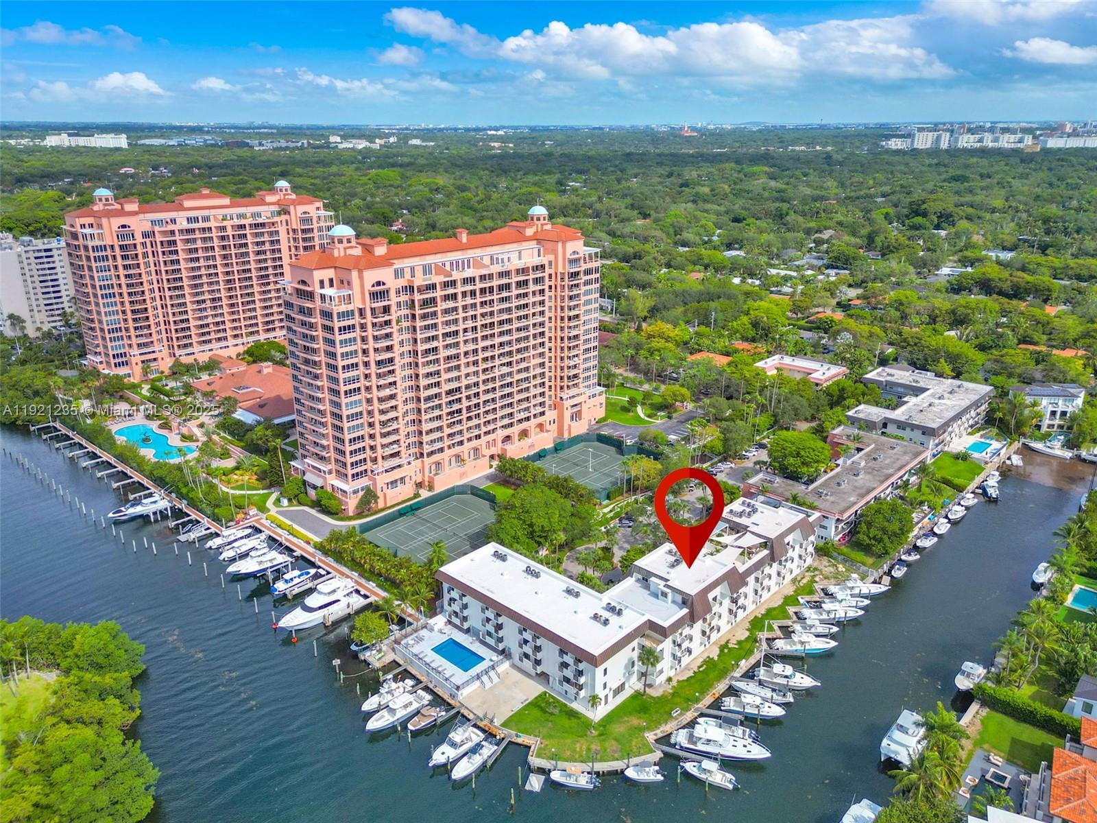 6901 Edgewater Dr #315 Coral Gables, FL 33133