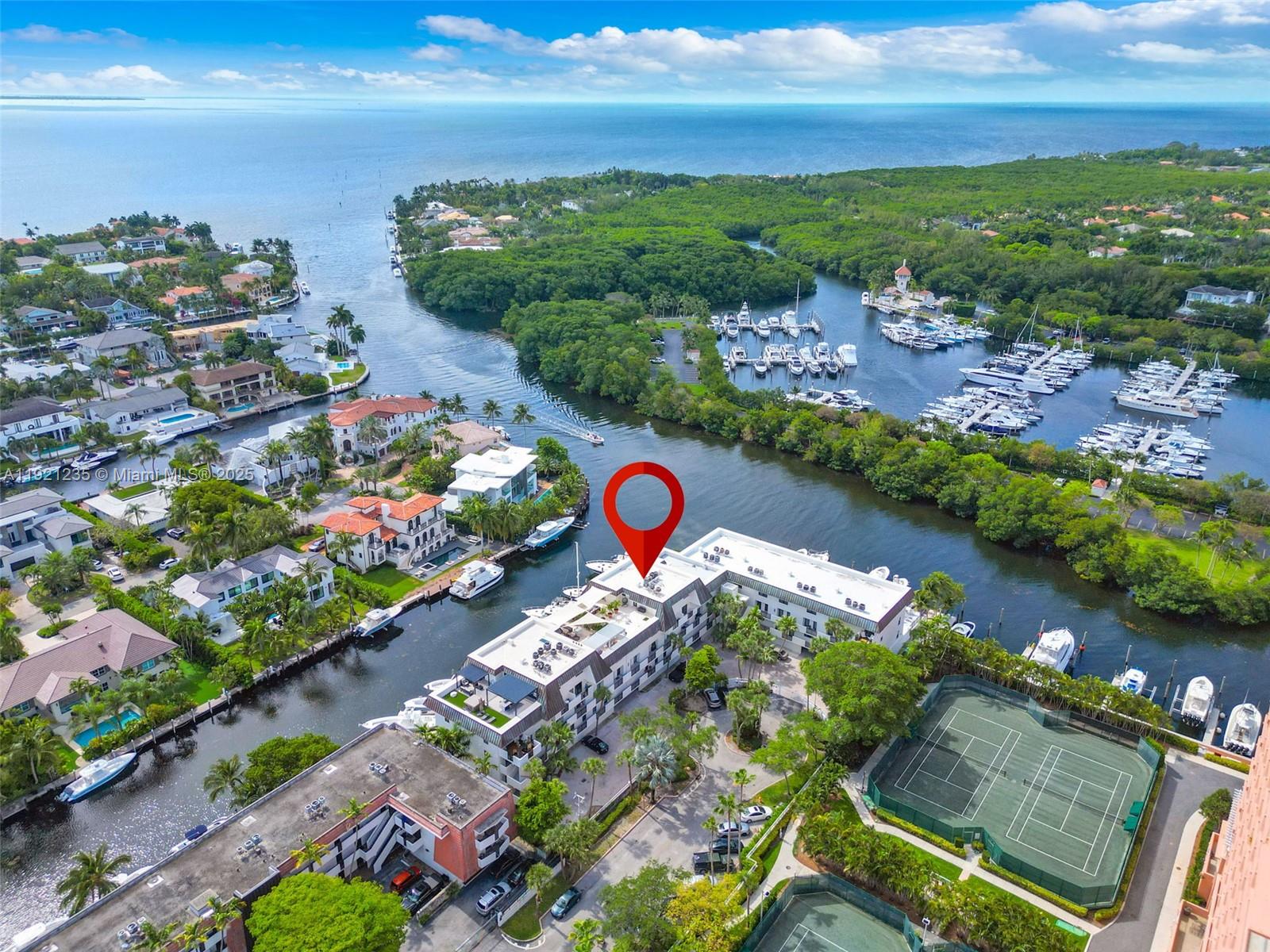 6901 Edgewater Dr #315 Coral Gables, FL 33133