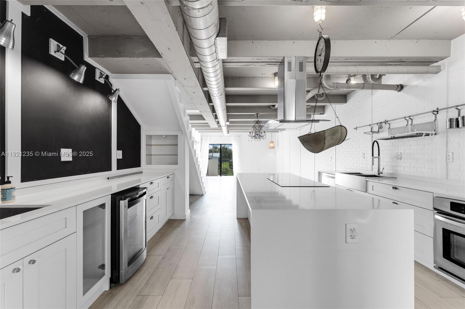 6901 Edgewater Dr #315 Coral Gables, FL 33133