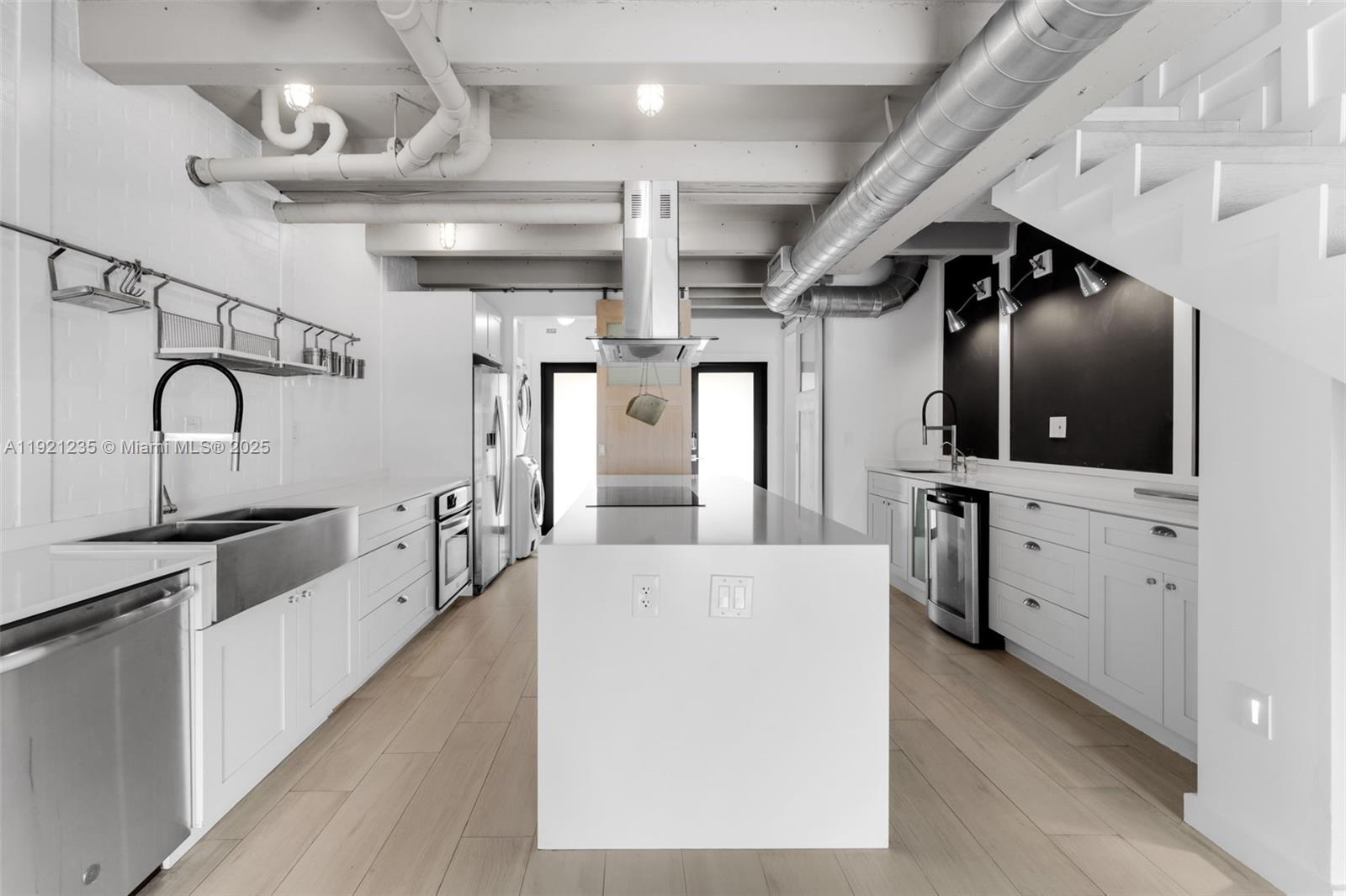 6901 Edgewater Dr #315 Coral Gables, FL 33133