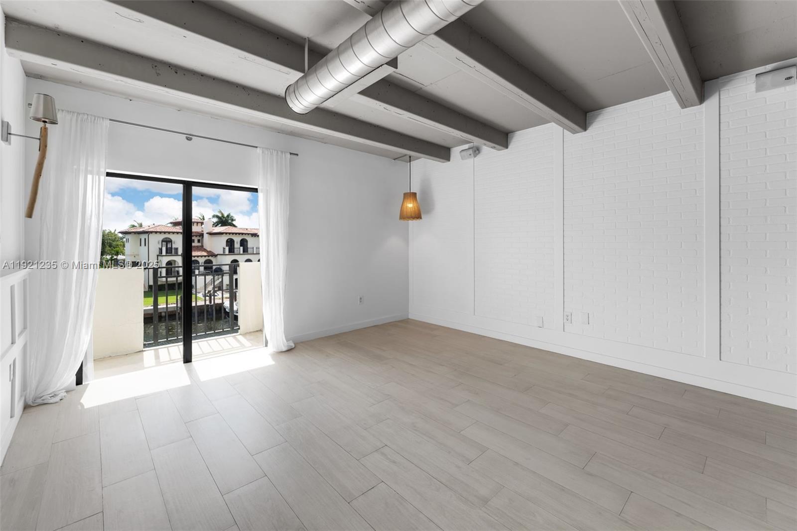 6901 Edgewater Dr #315 Coral Gables, FL 33133