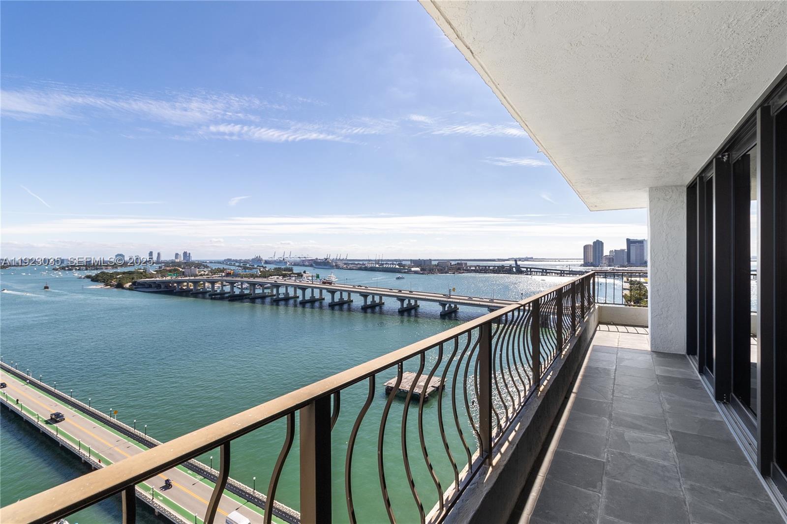 555 NE 15th St #20A Miami, FL 33132