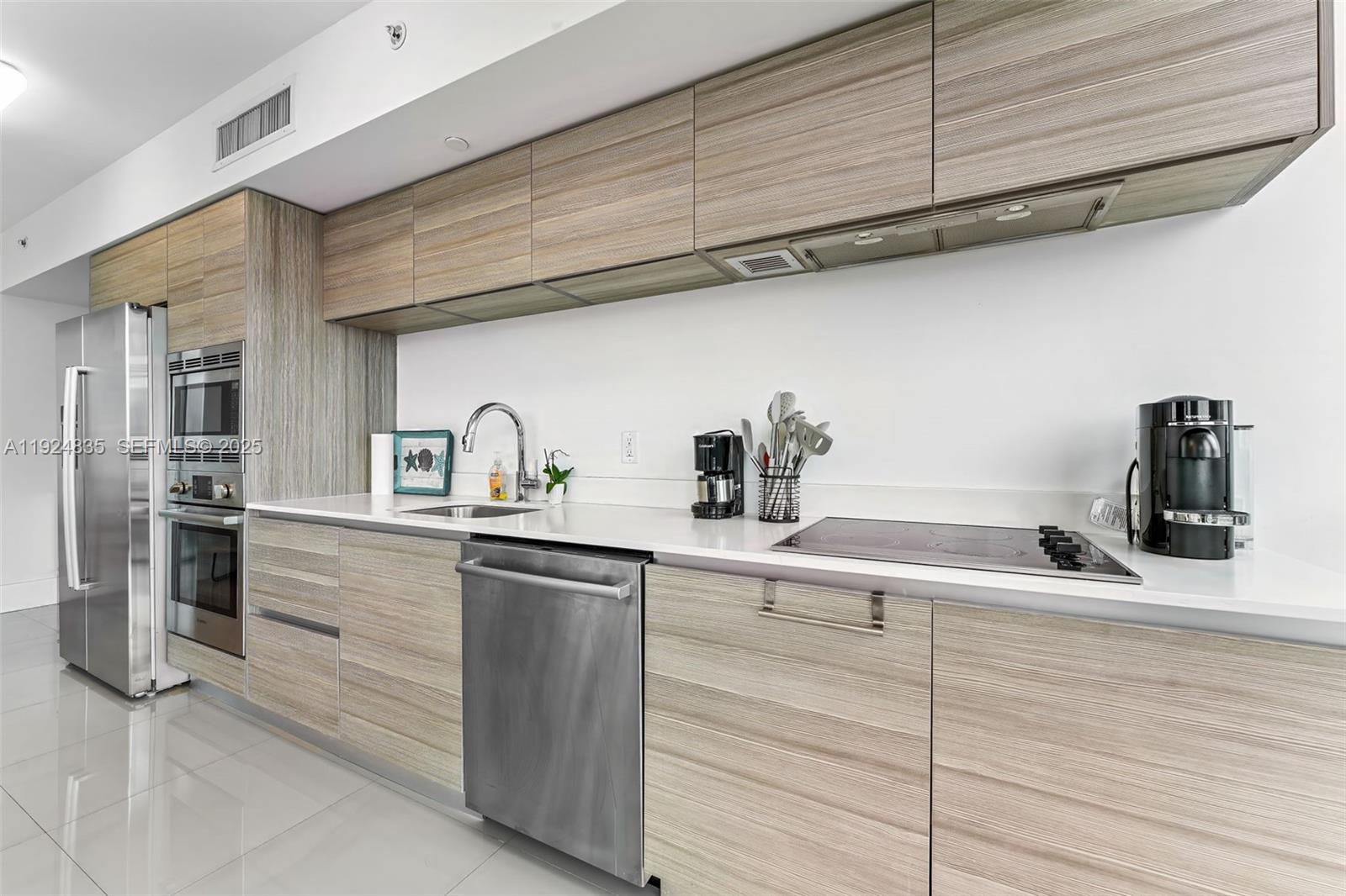 6620 Indian Crk Dr #605 Miami Beach, FL 33141