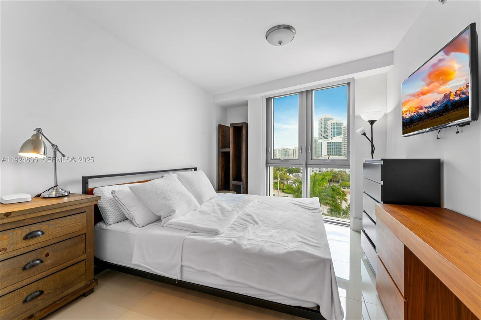 6620 Indian Crk Dr #605 Miami Beach, FL 33141