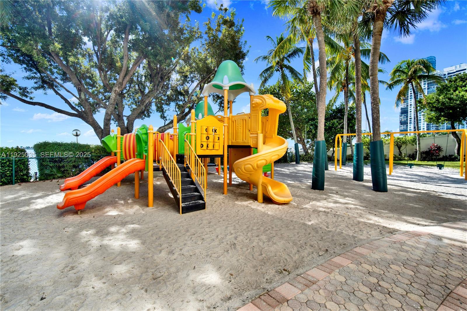 1925 Brickell Ave #D2006 Miami, FL 33129