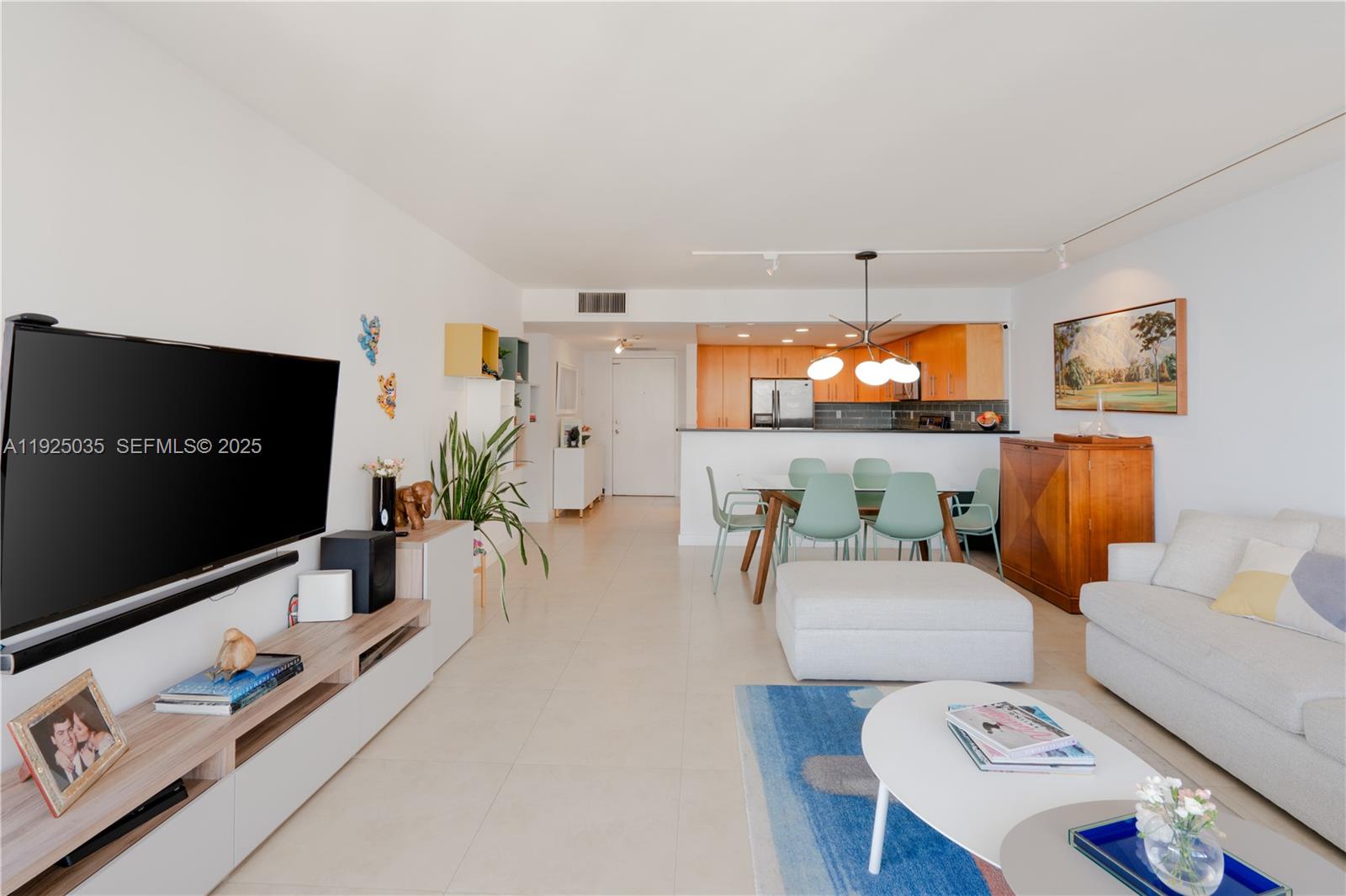 1925 Brickell Ave #D2006 Miami, FL 33129