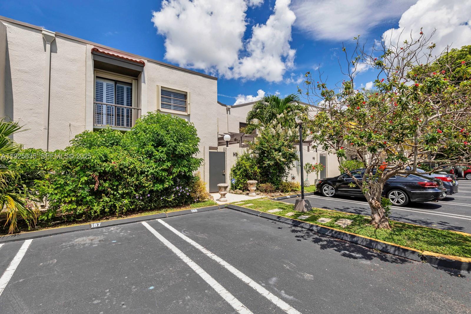 4710 SW 67th Ave #H3