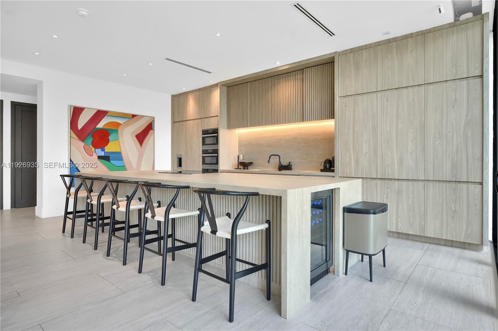 5501 Pine Tree Dr Miami Beach, FL 33140