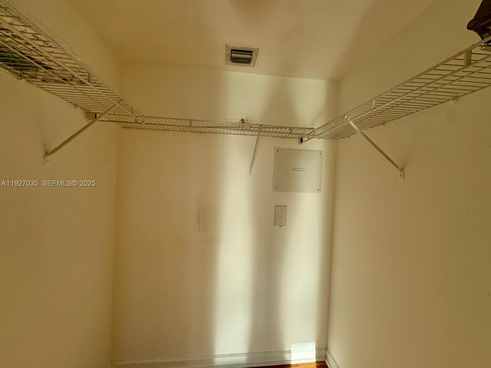 50 Biscayne Blvd #1703 Miami, FL 33132