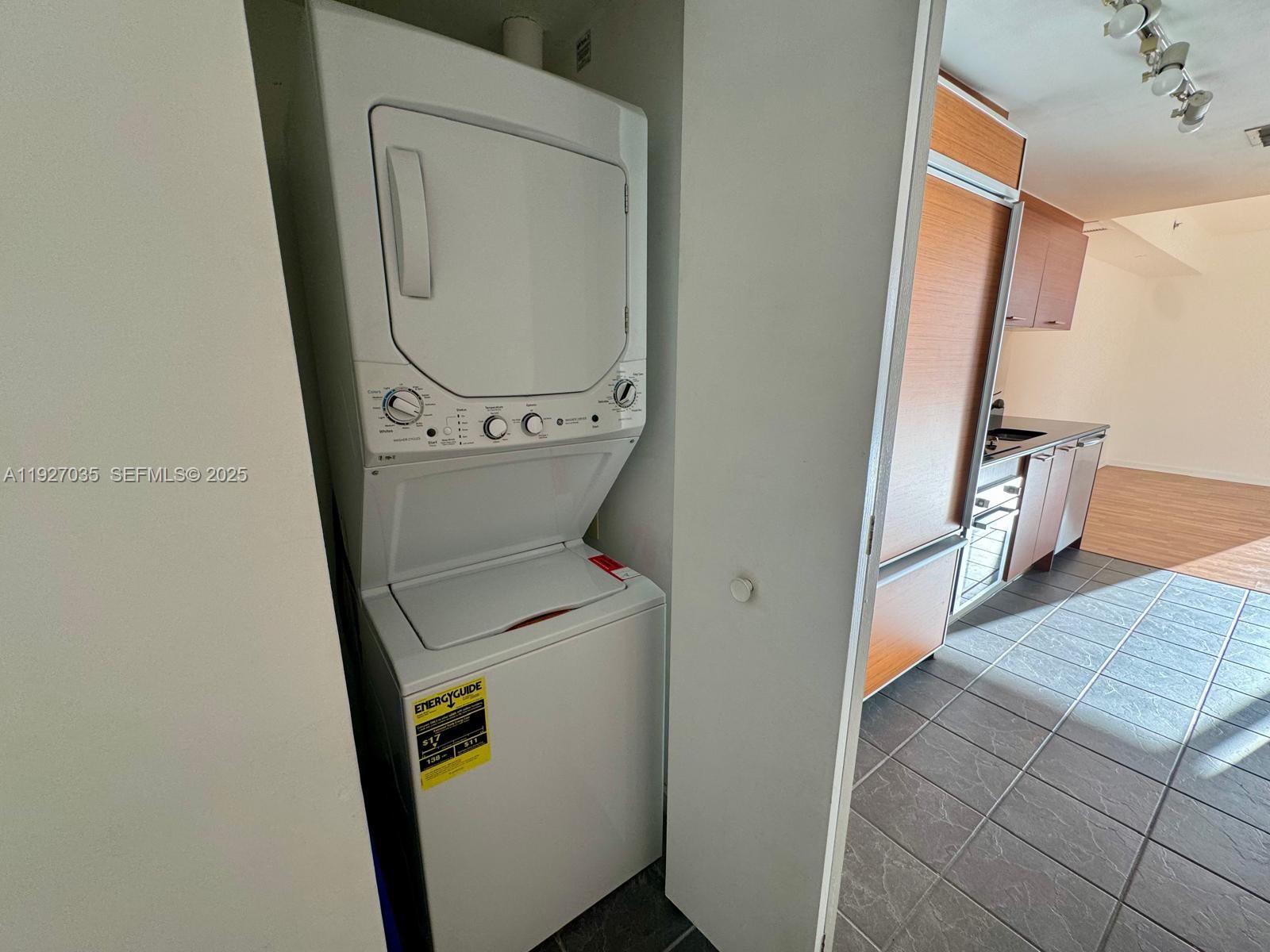 50 Biscayne Blvd #1703 Miami, FL 33132