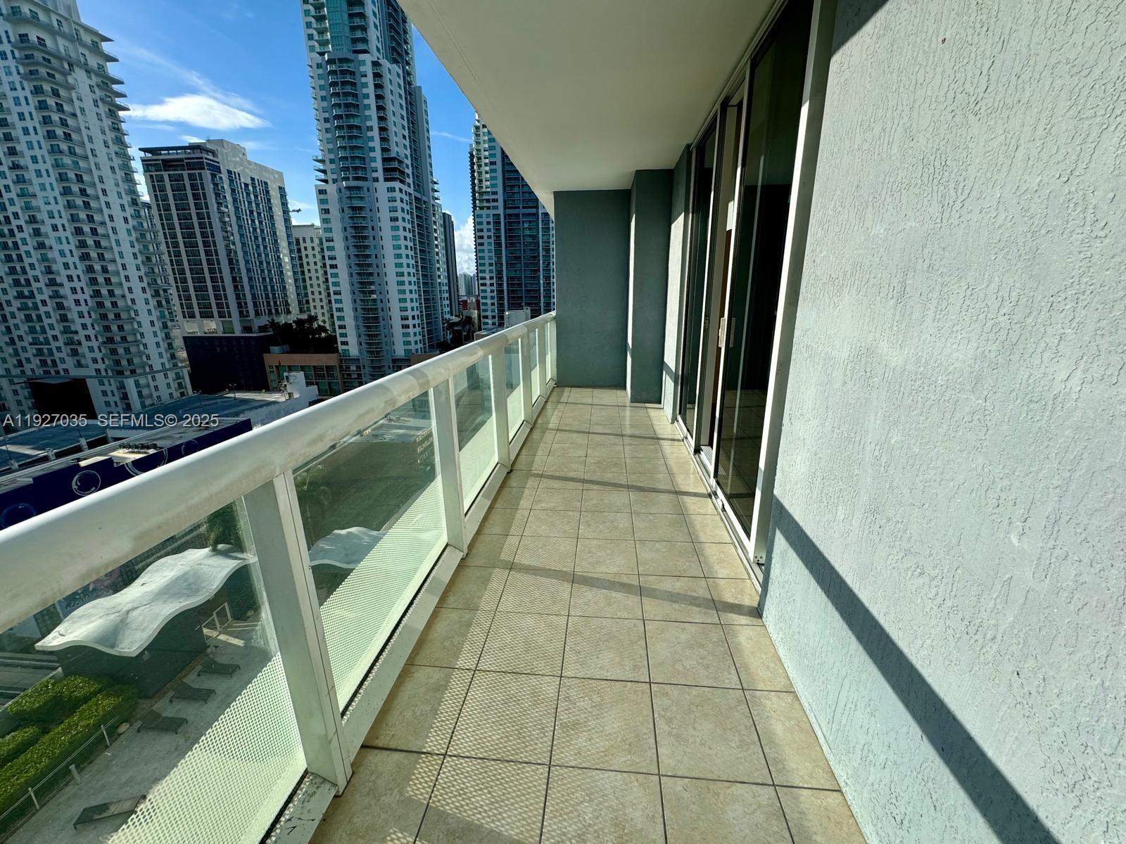 50 Biscayne Blvd #1703 Miami, FL 33132