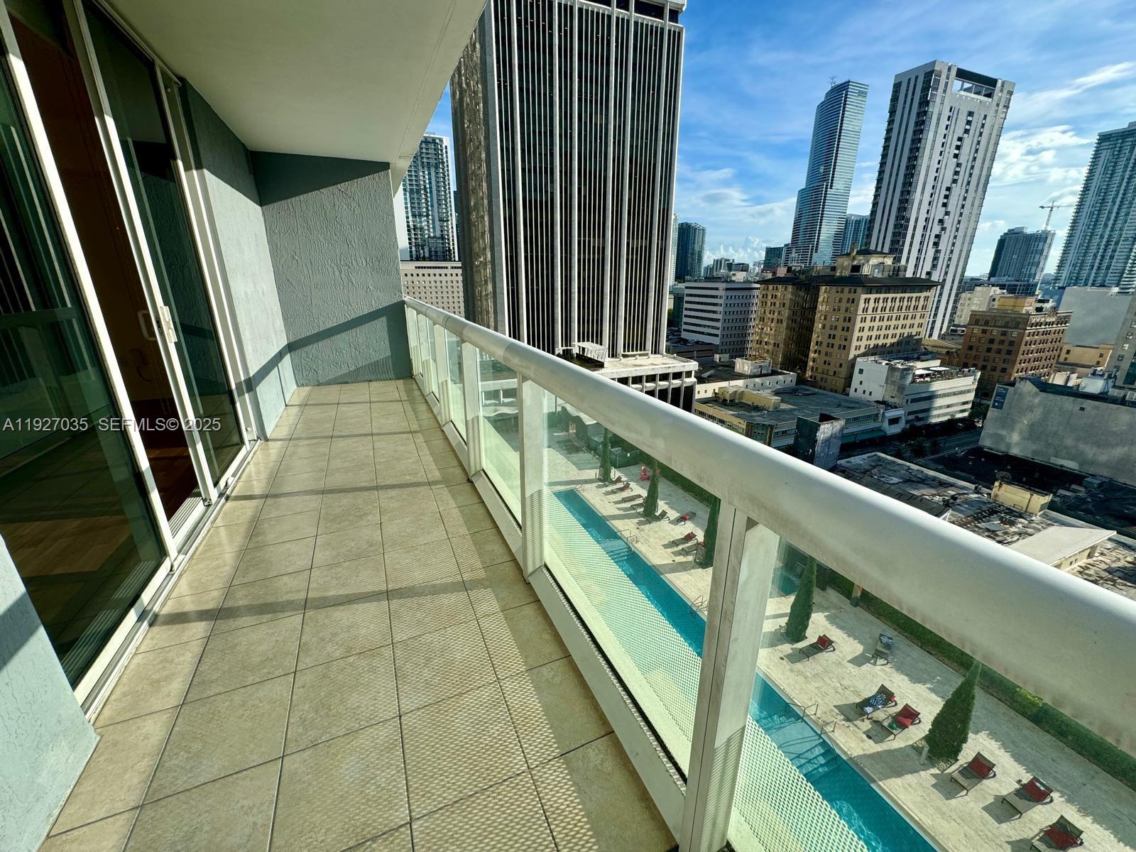 50 Biscayne Blvd #1703 Miami, FL 33132