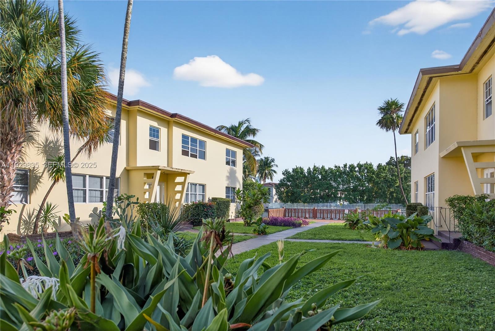 160 S Shore Dr #5 Miami Beach, FL 33141