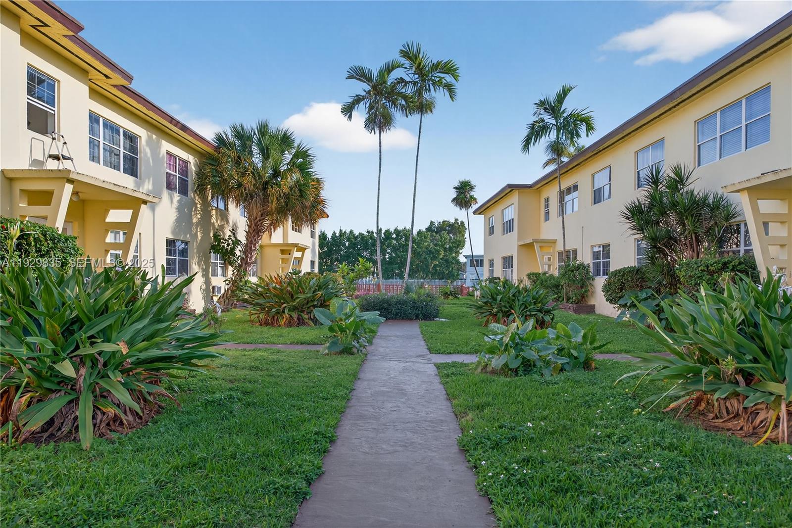 160 S Shore Dr #5 Miami Beach, FL 33141