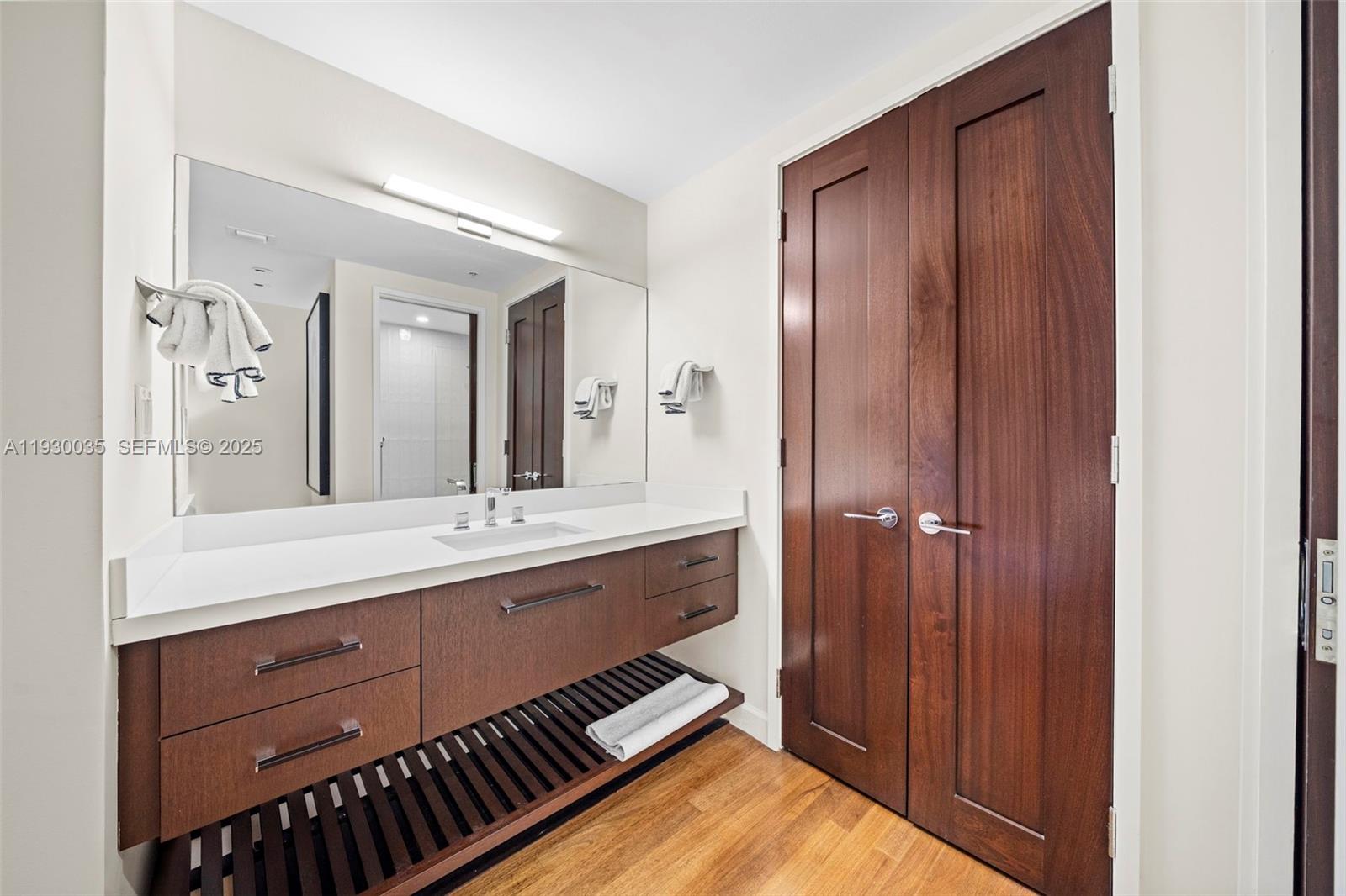 2245 Fisher Is Dr #3405 Miami Beach, FL 33109