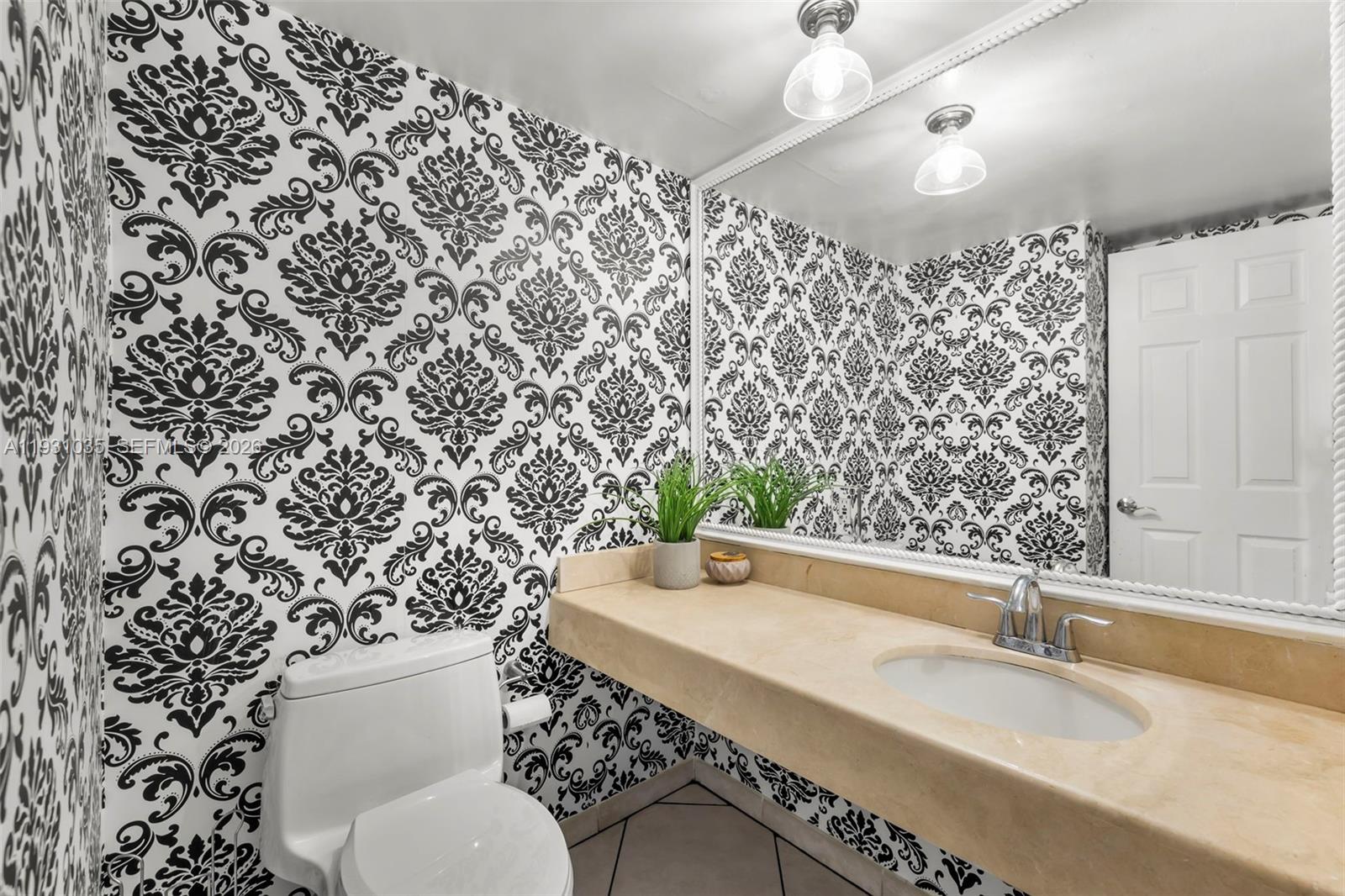 6770 Indian Crk Dr #7B Miami Beach, FL 33141