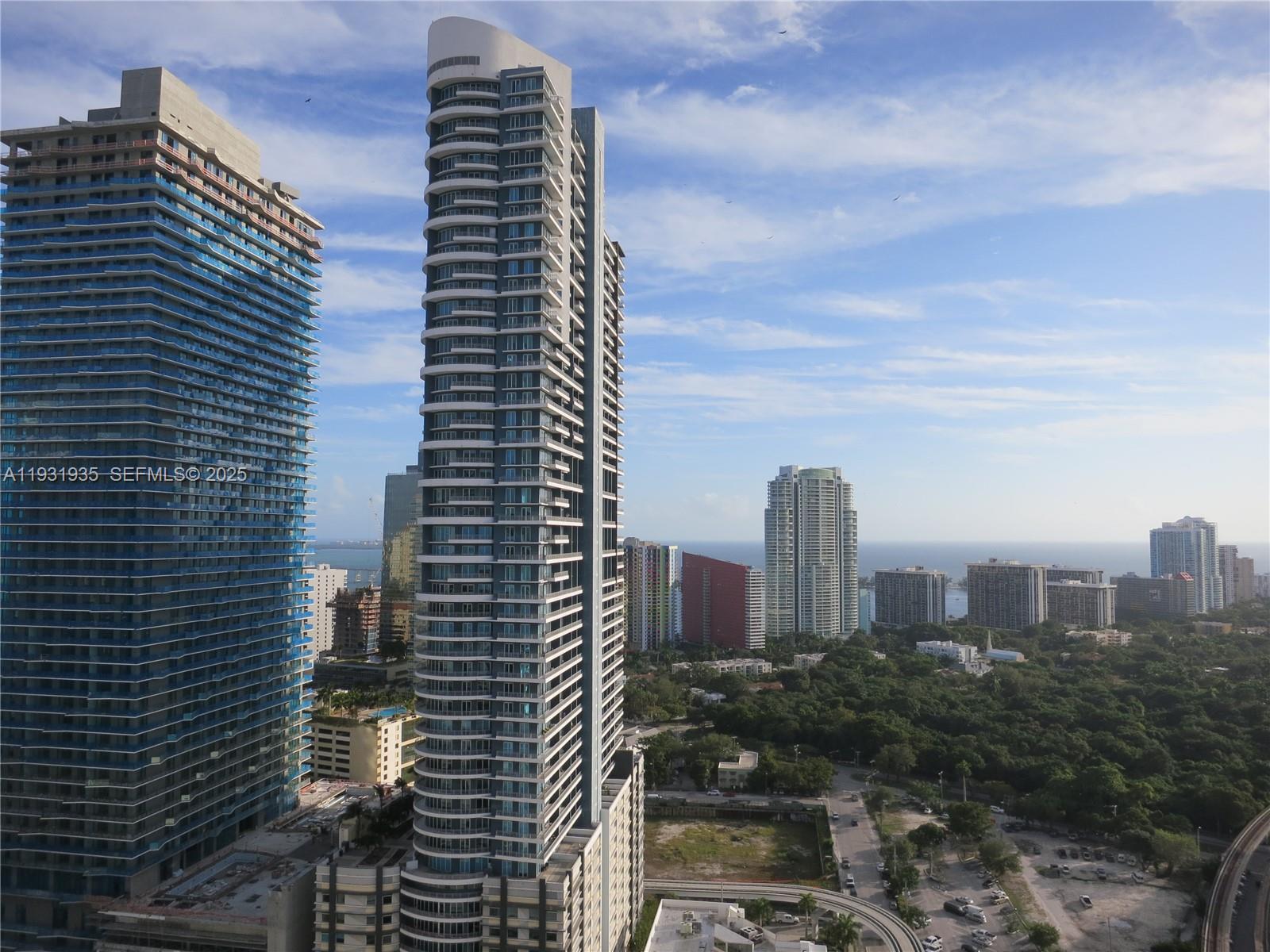 image Axis on Brickell South15
