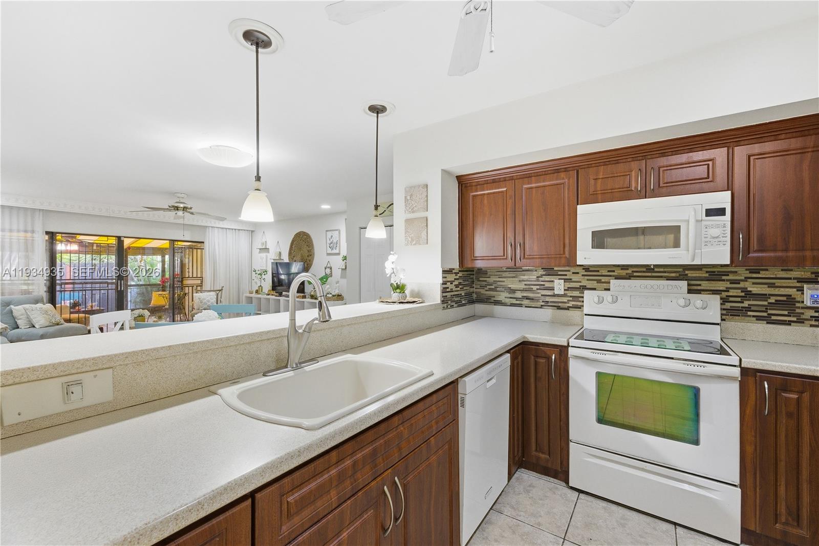 6358 Milk Wagon Ln Miami Lakes, FL 33014