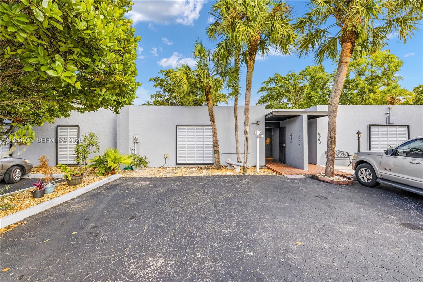 6358 Milk Wagon Ln Miami Lakes, FL 33014