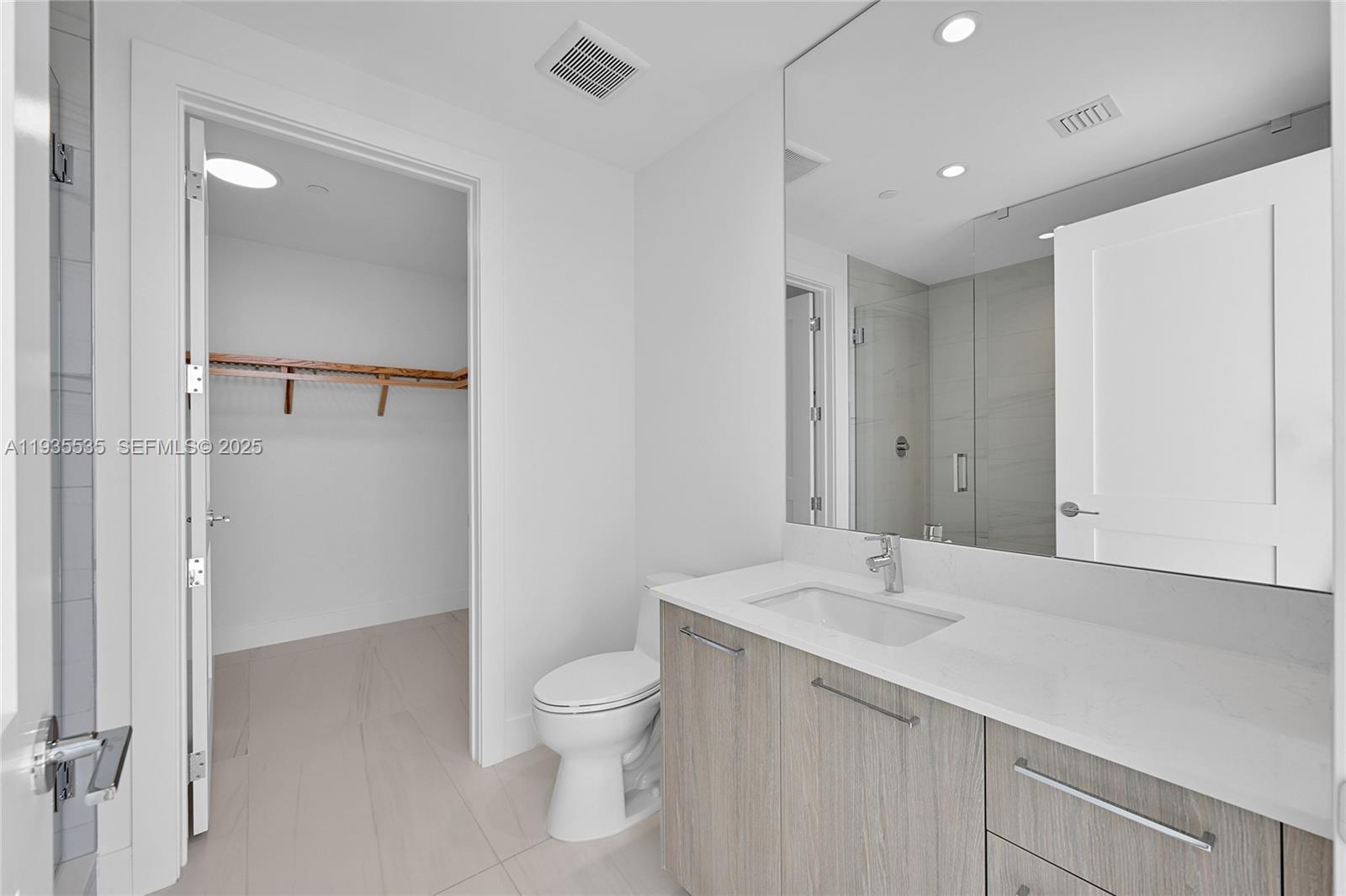 151 N Seabreeze #1701E Fort Lauderdale, FL 33304