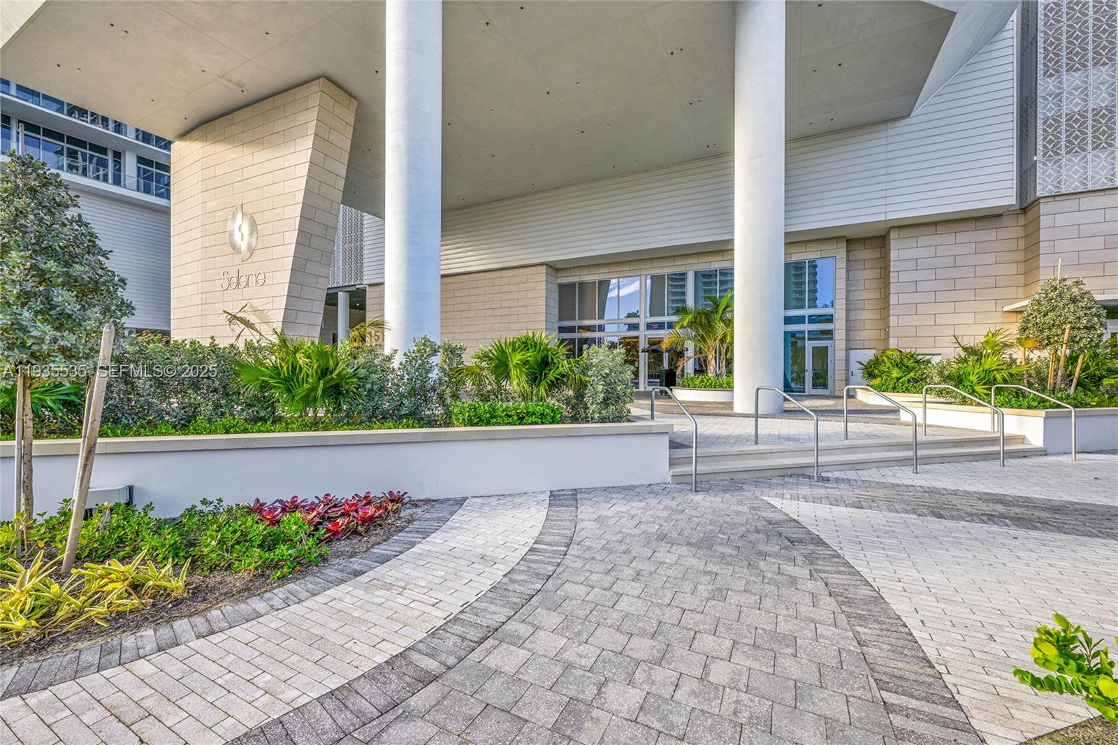 151 N Seabreeze #1701E Fort Lauderdale, FL 33304