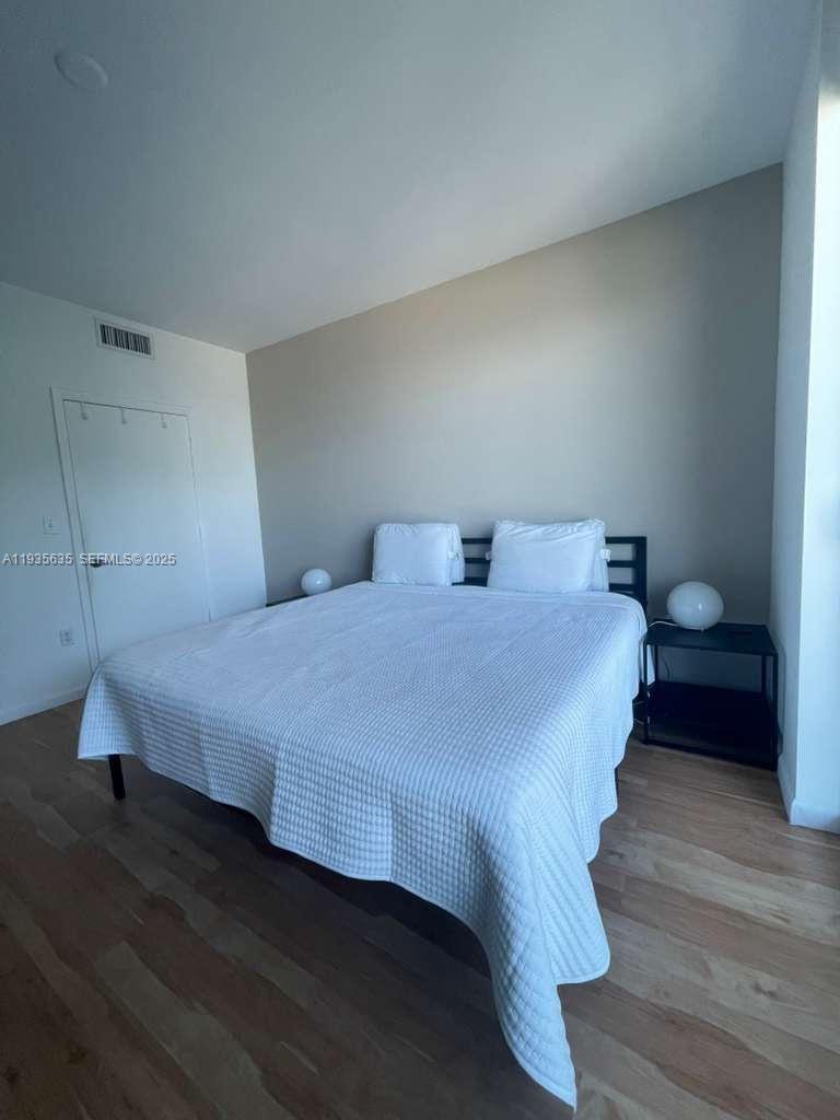 image Vizcayne North12