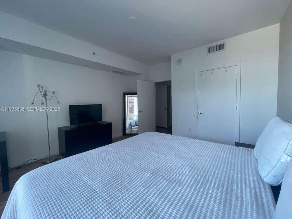 image Vizcayne North13