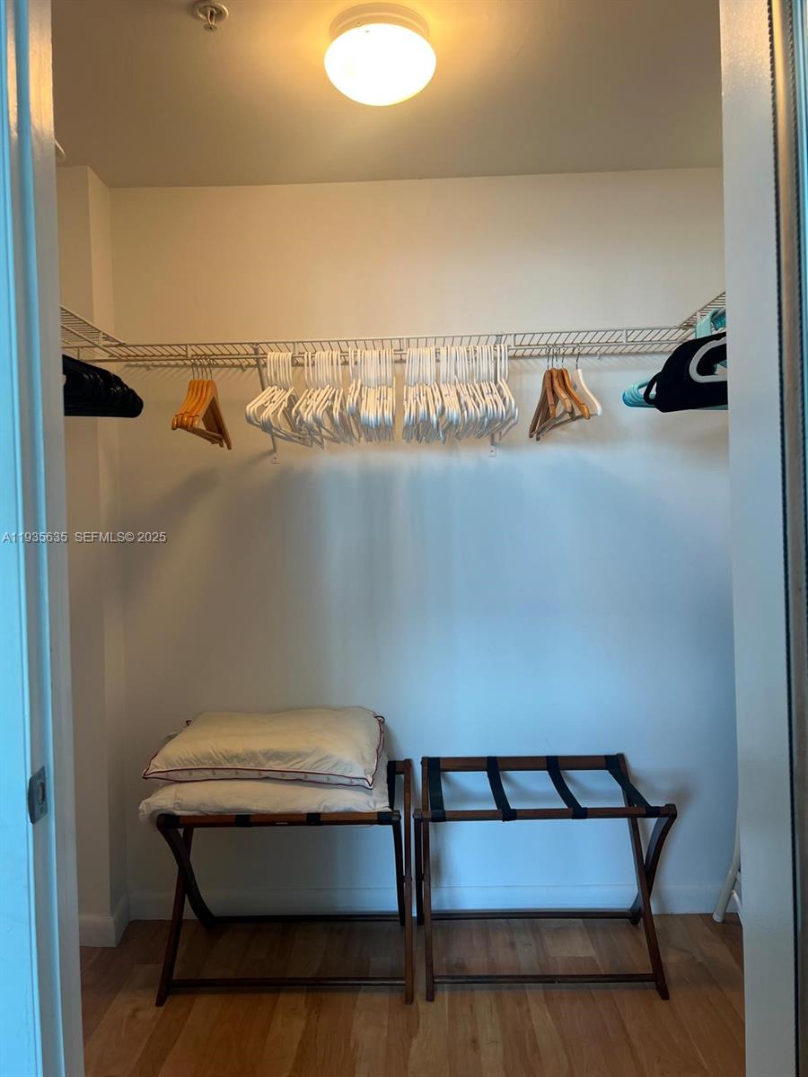 image Vizcayne North15