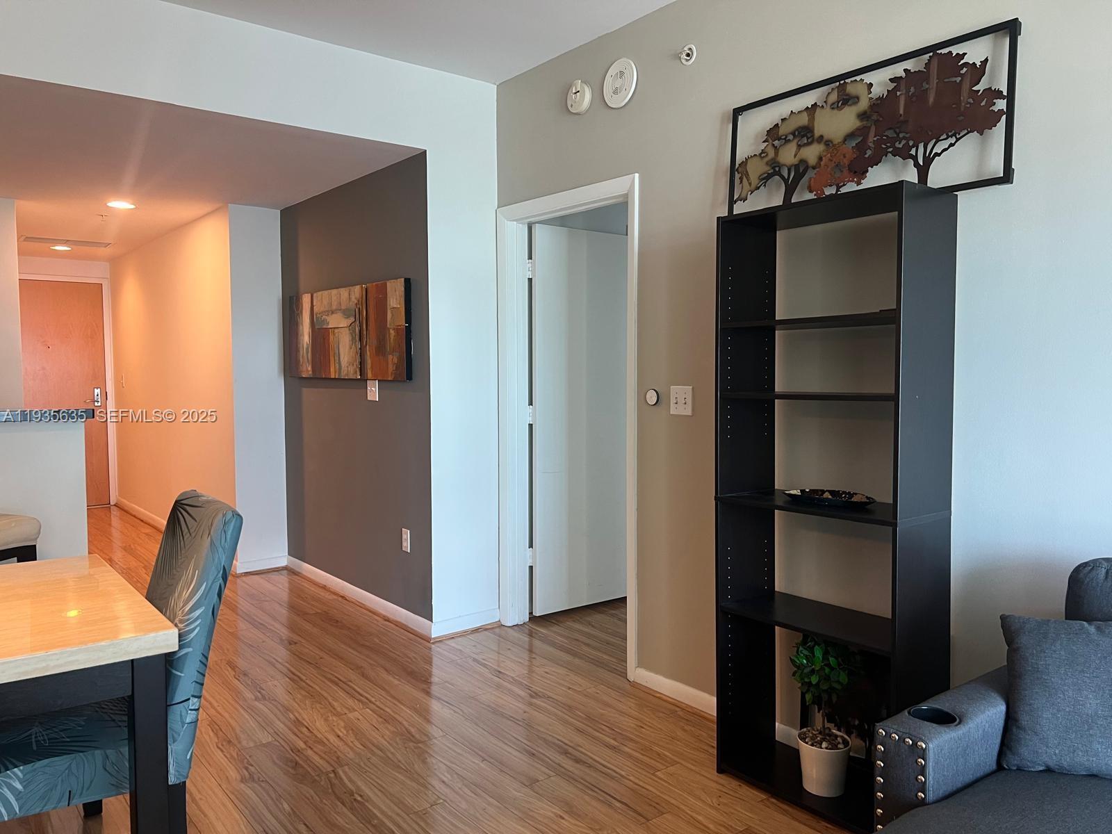 image Vizcayne North24