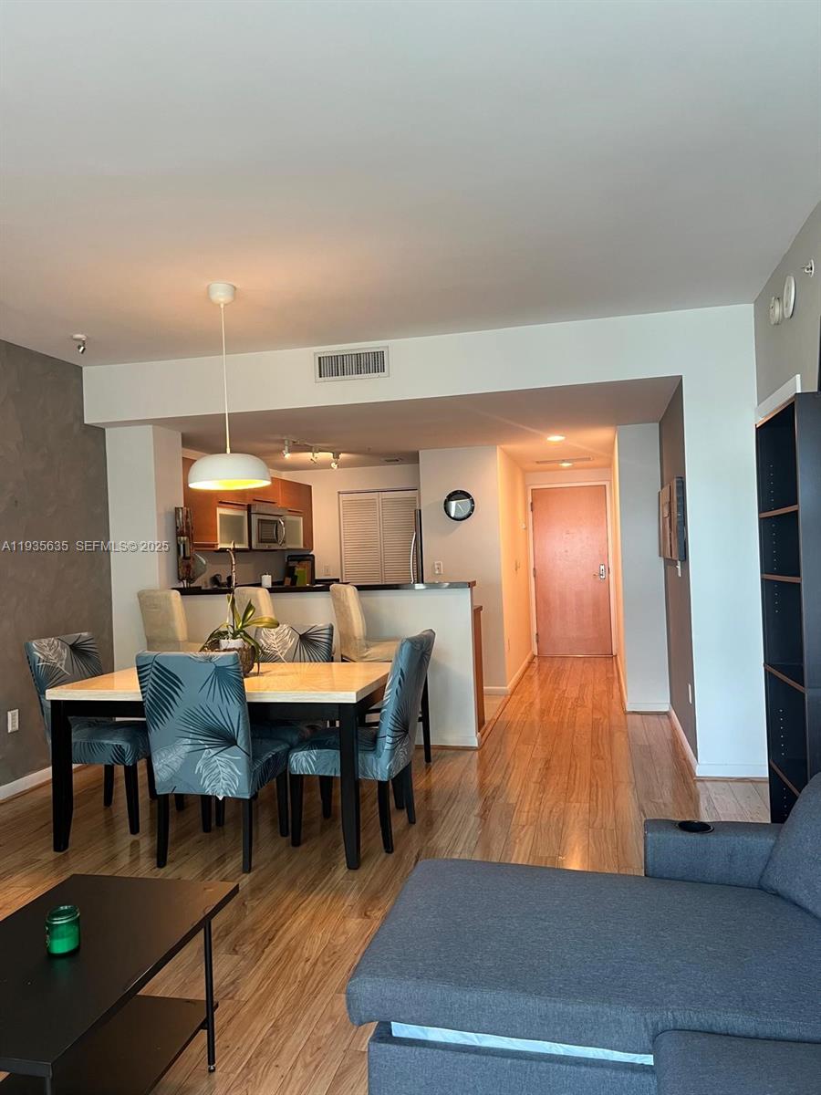 image Vizcayne North35