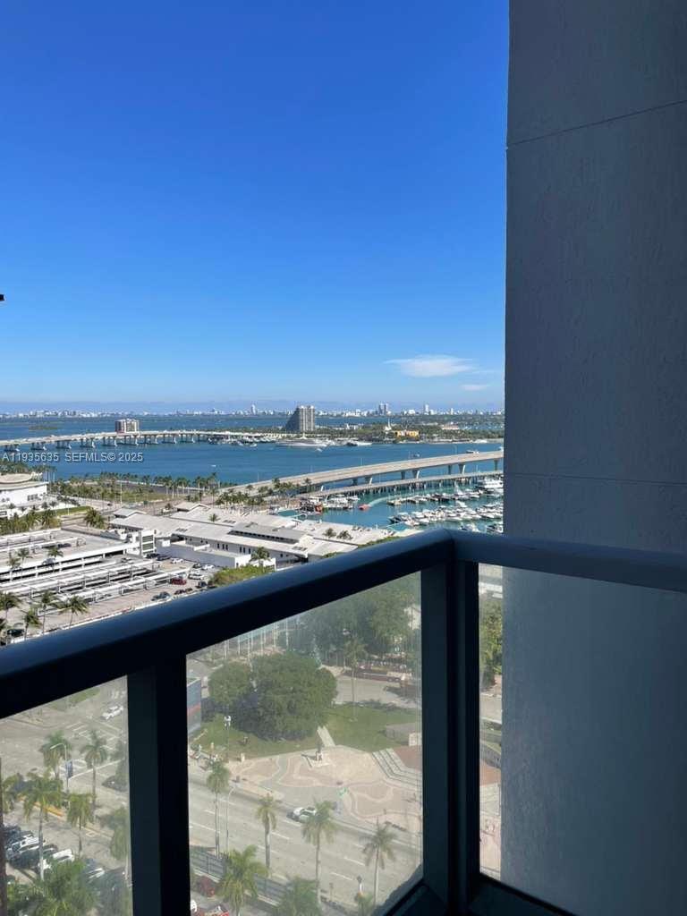 image Vizcayne North51