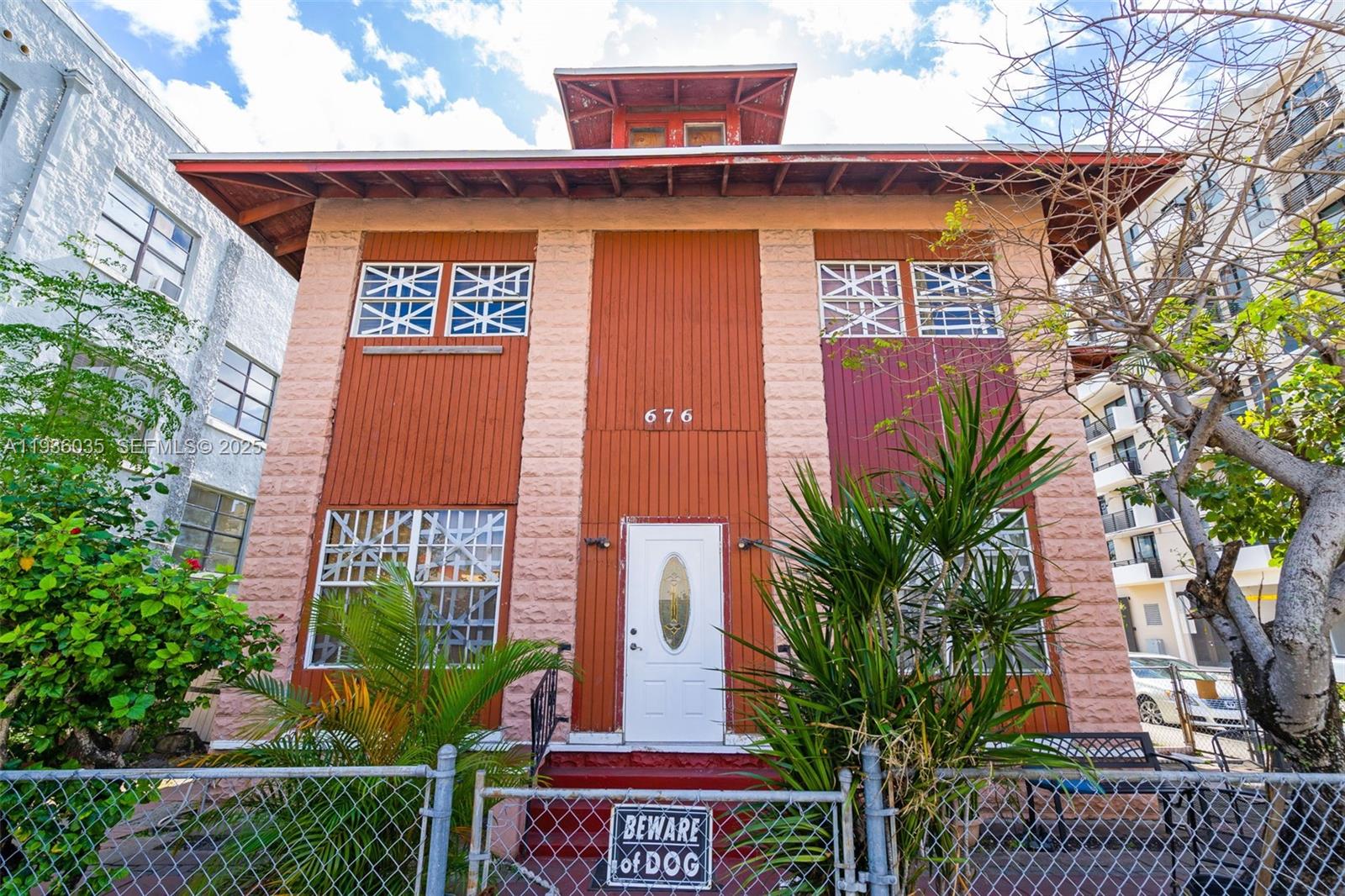 676 SW 1st St Miami, FL 33130