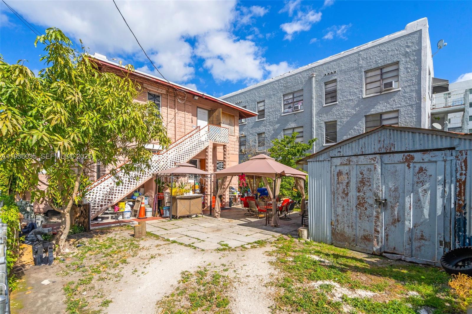 676 SW 1st St Miami, FL 33130