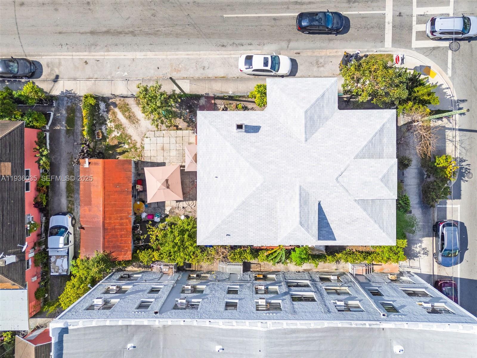 676 SW 1st St Miami, FL 33130