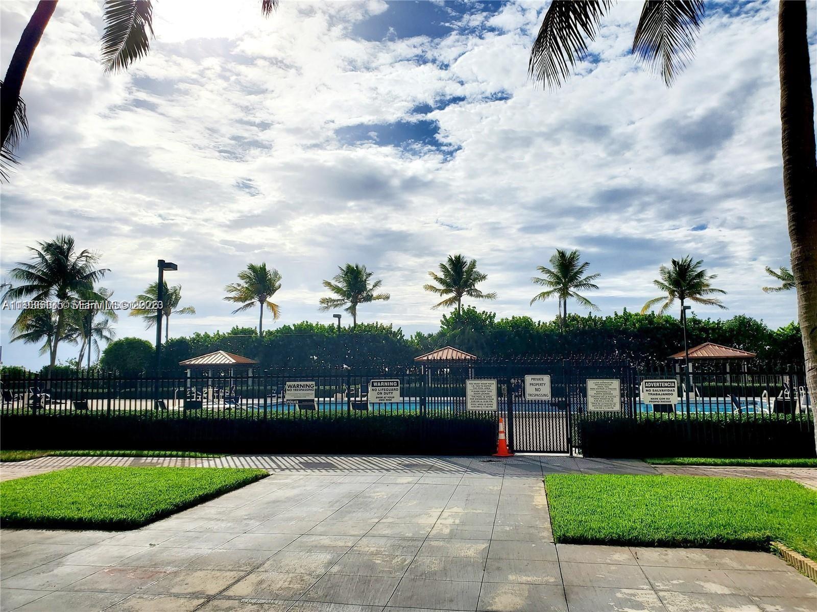 2625 Collins Ave #415 Miami Beach, FL 33140