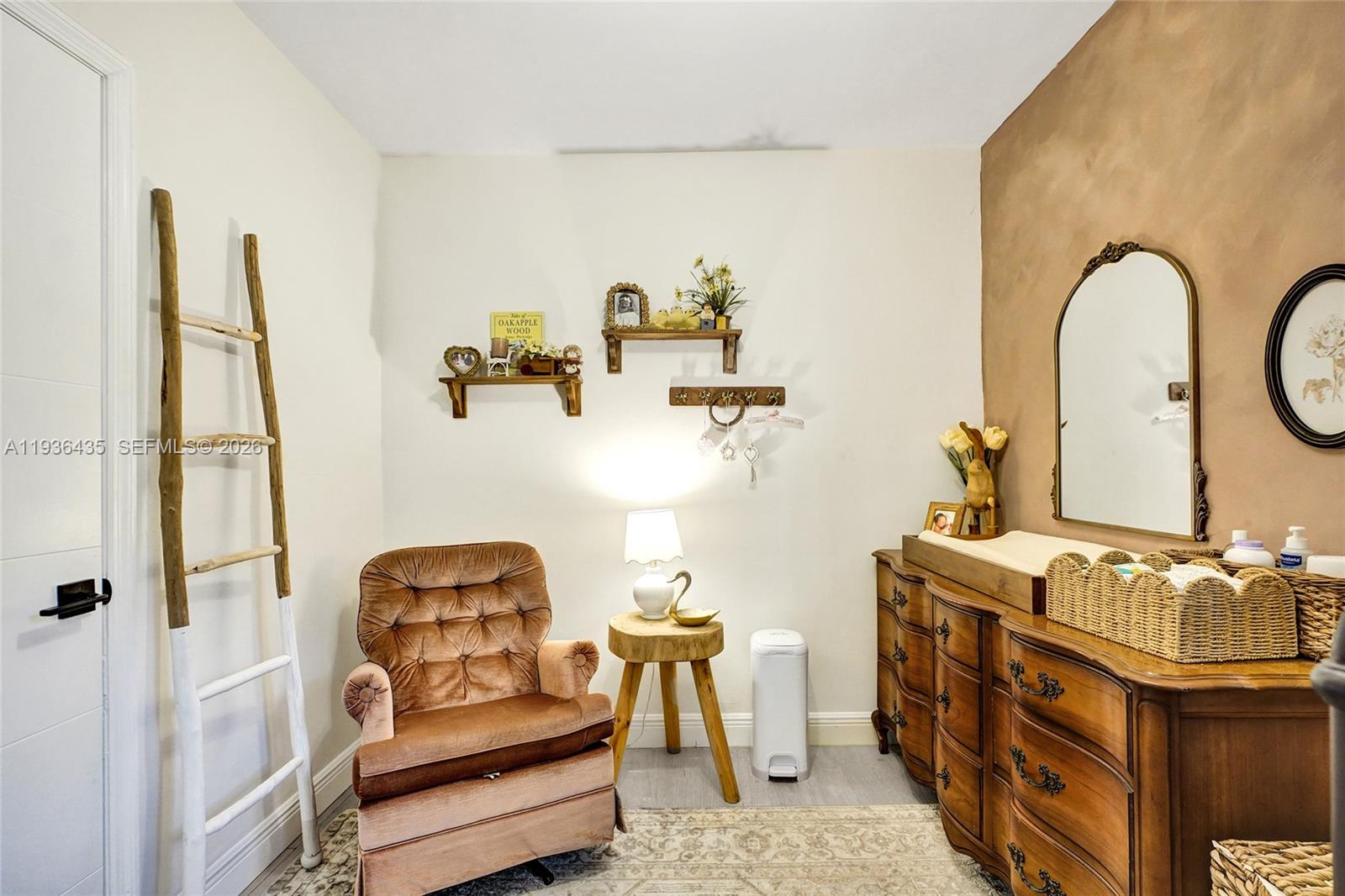 2570 NE 201st St Miami, FL 33180