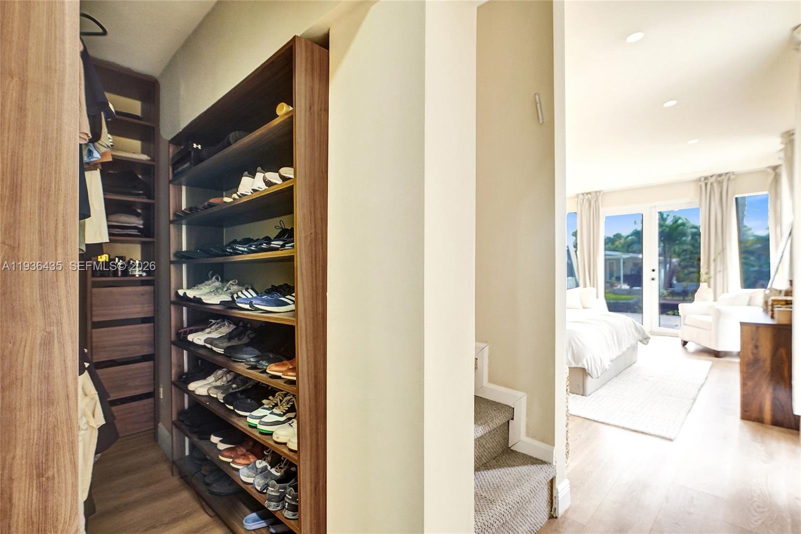 2570 NE 201st St Miami, FL 33180