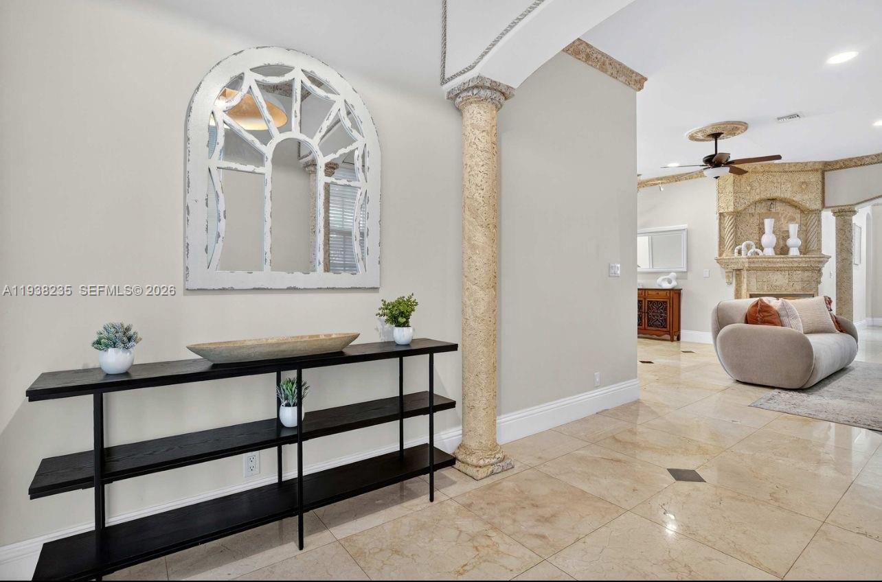 832 Hollywood Blvd Hollywood, FL 33019